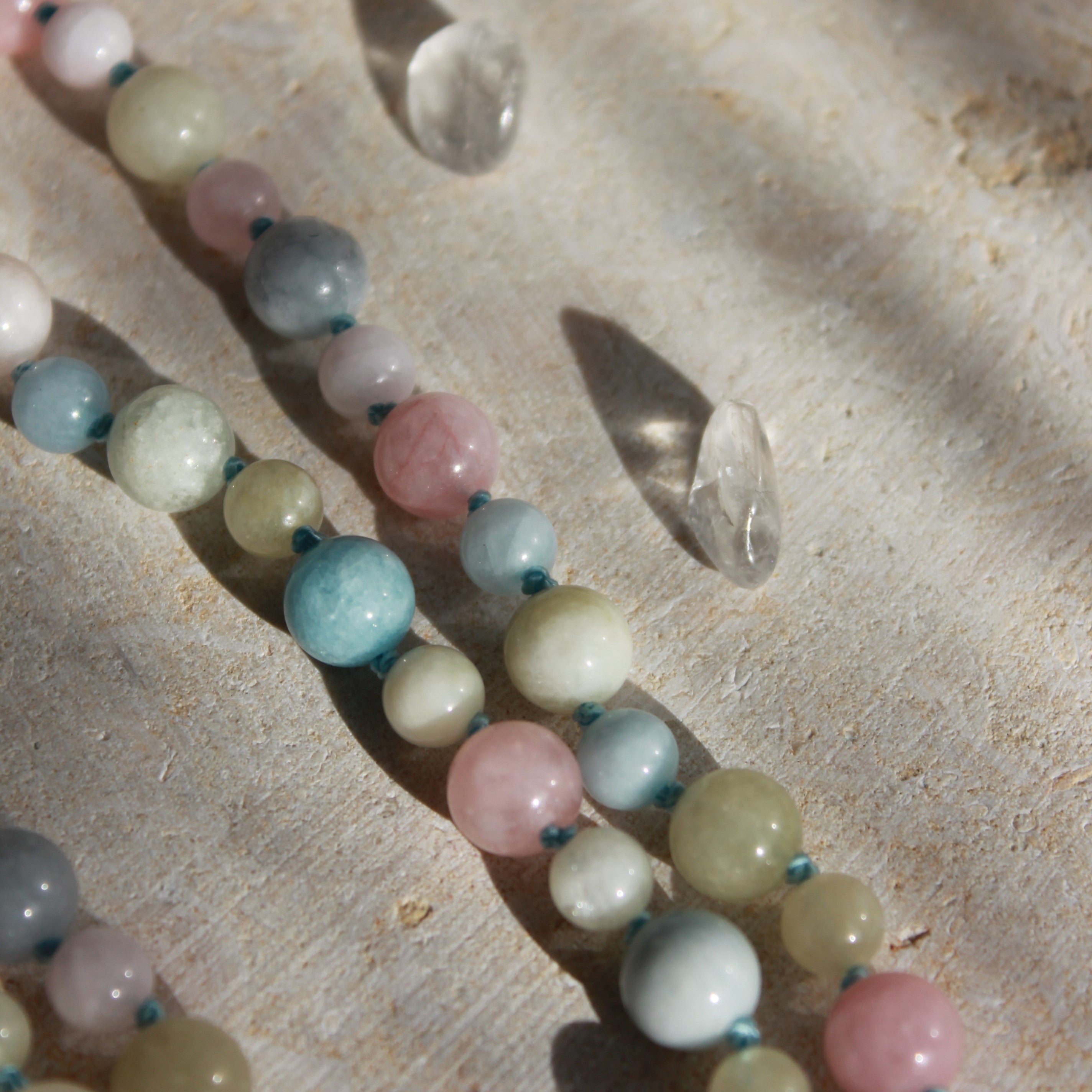 Morganit Mala silberfarben