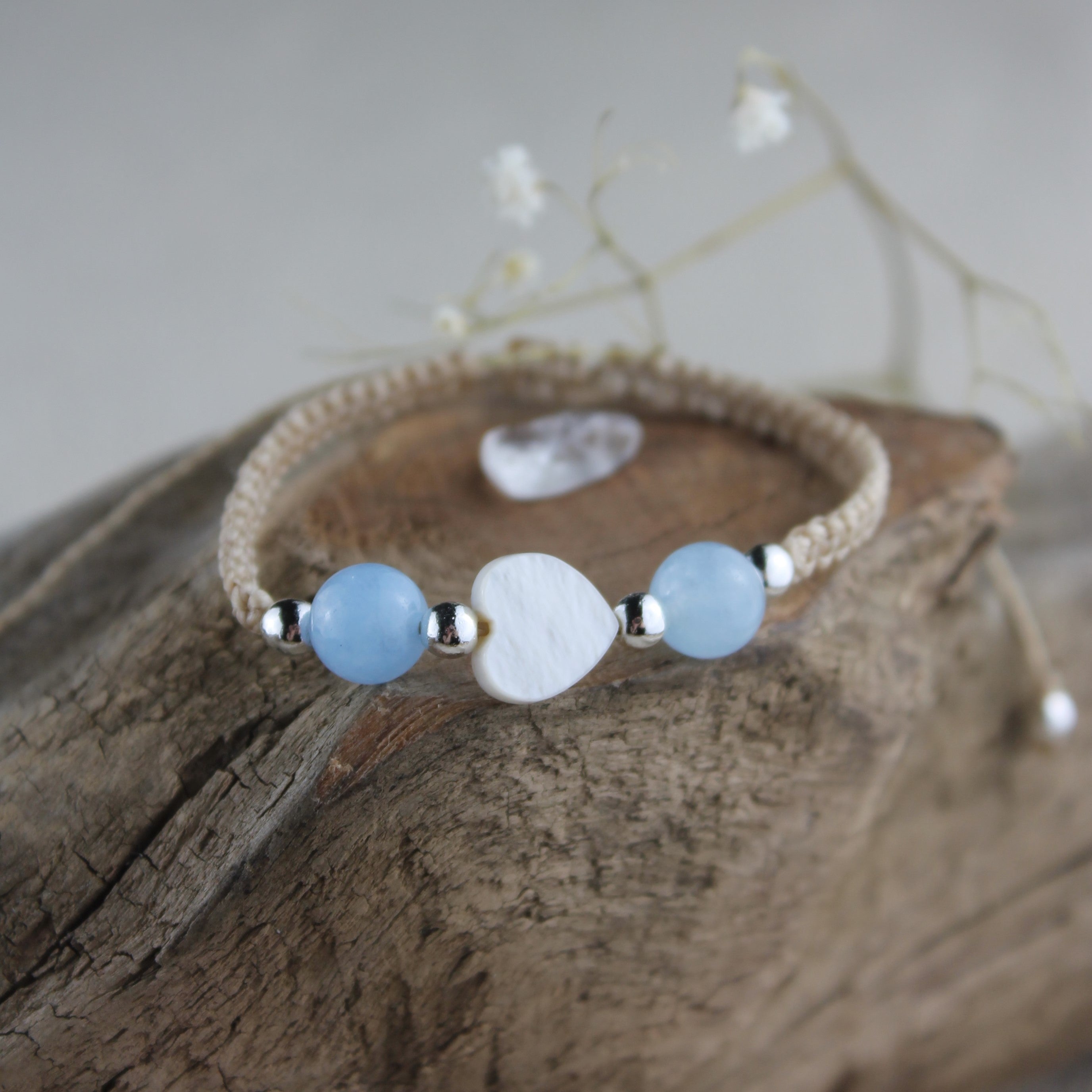 Personalisiertes Armband Makramee Perlmutt Herz silberfarben