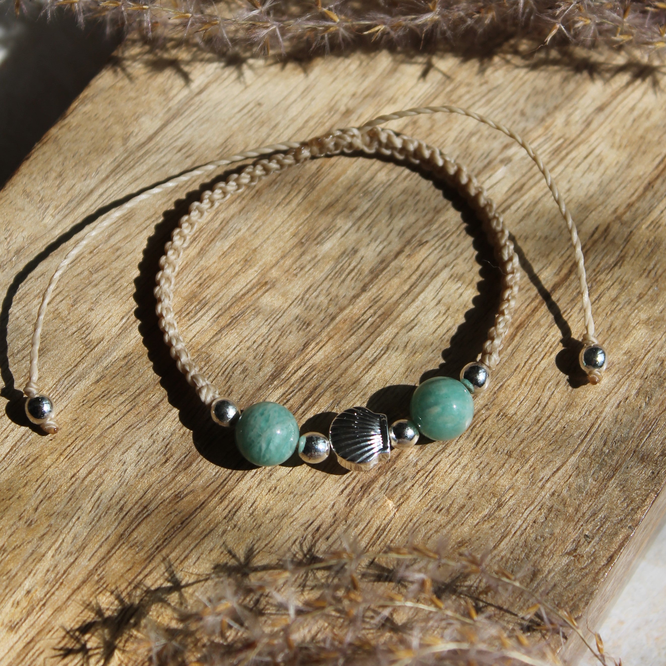 Personalisiertes Armband Makramee Muschel silberfarben