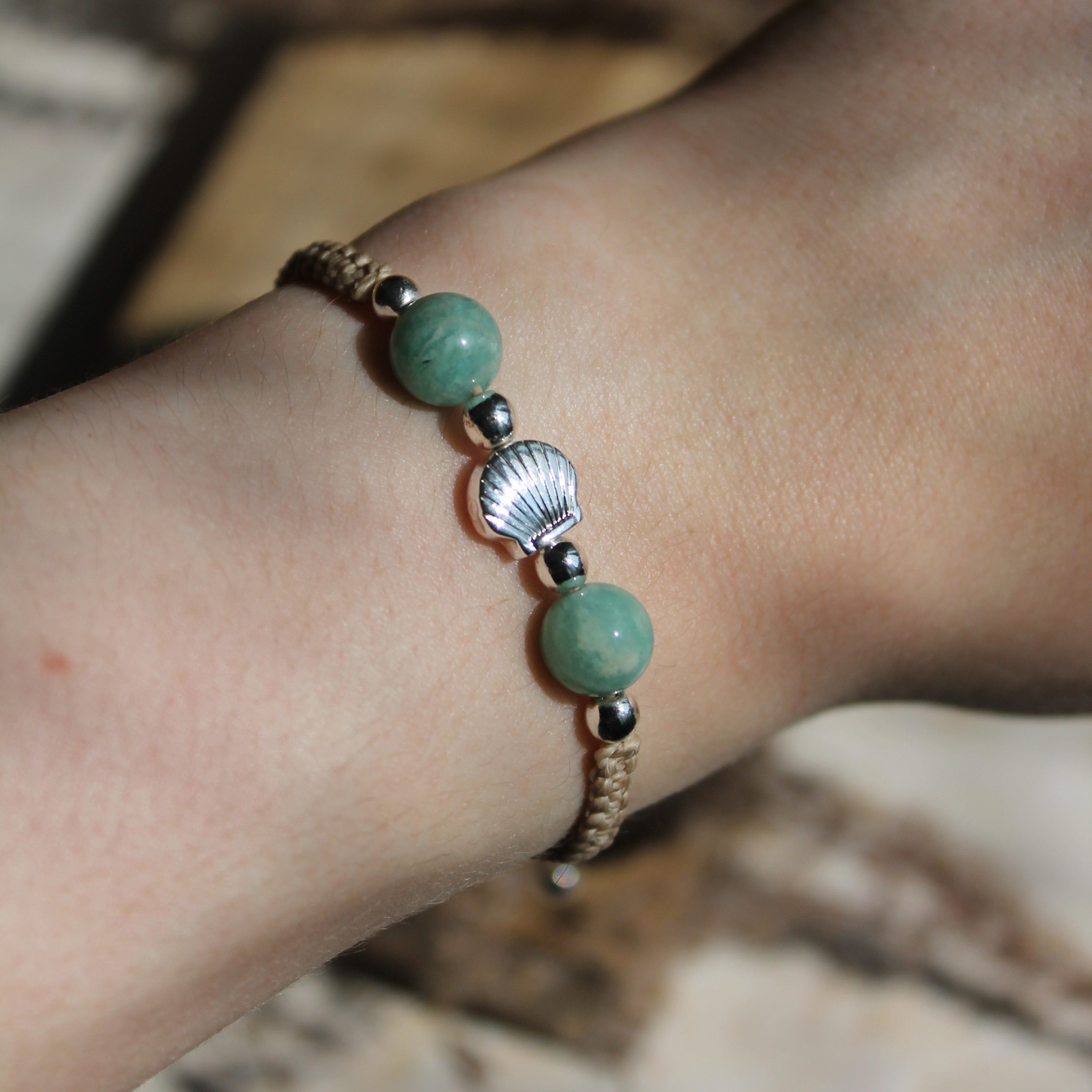 Personalisiertes Armband Makramee Muschel silberfarben