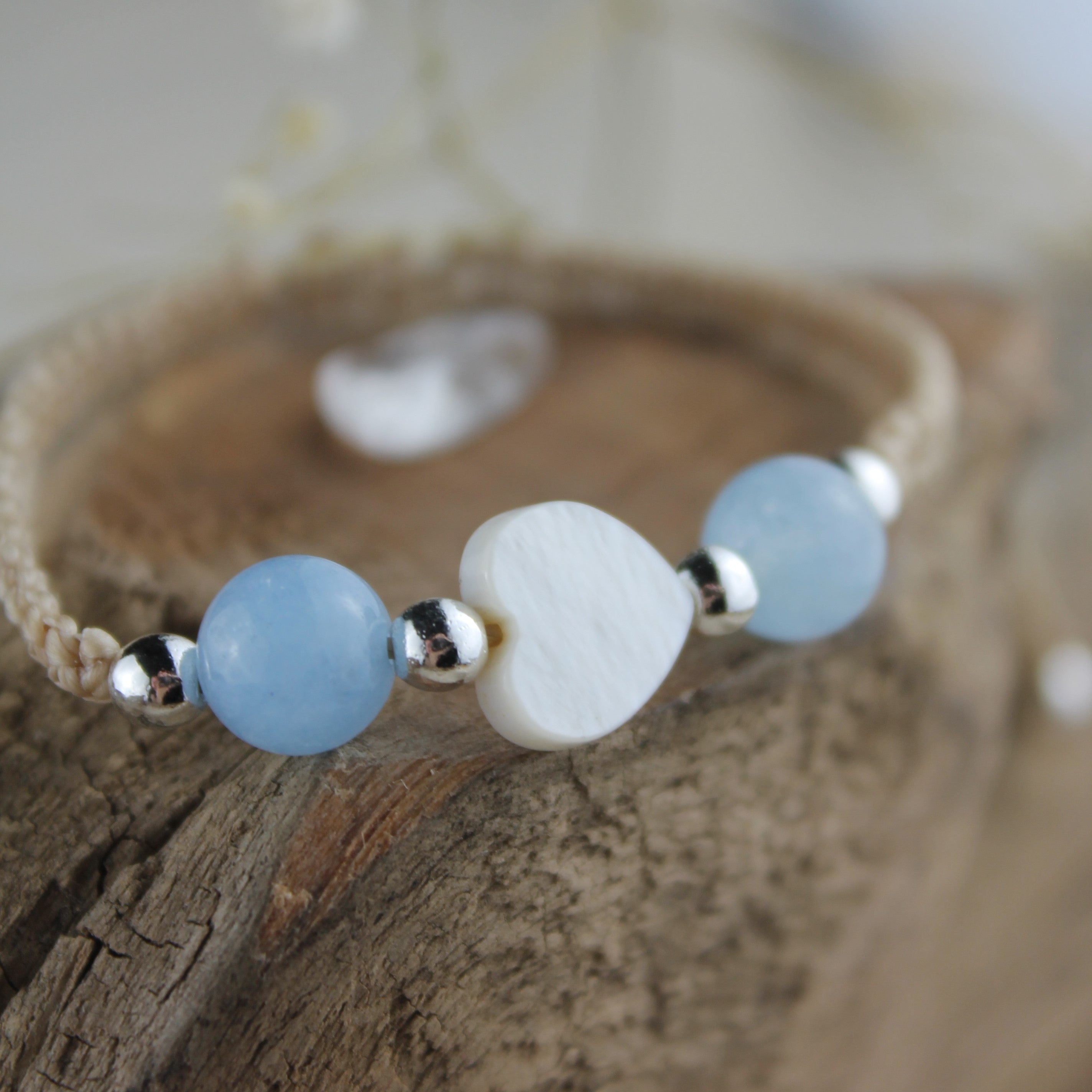 Personalisiertes Armband Makramee Perlmutt Herz silberfarben