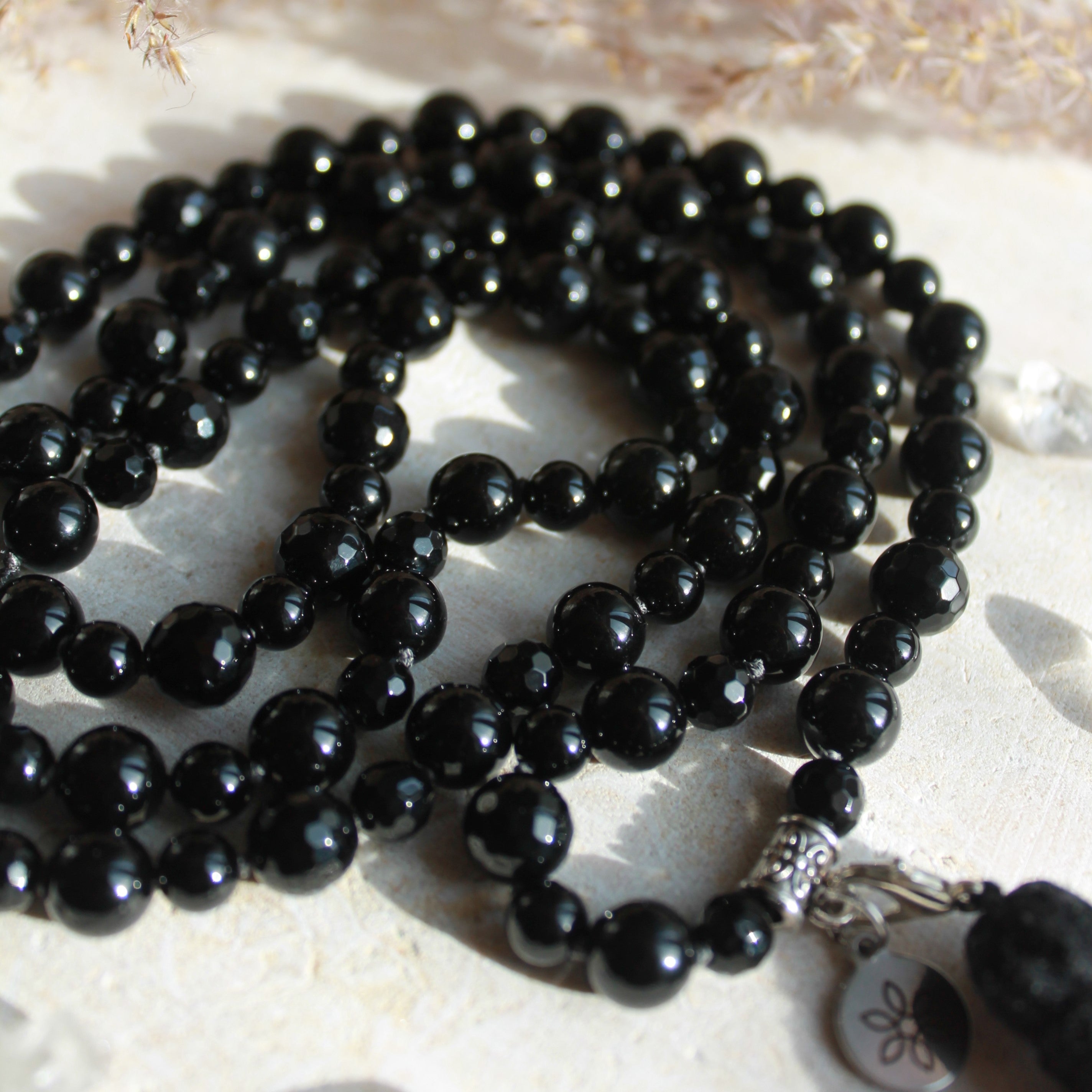 Onyx Mala silberfarben