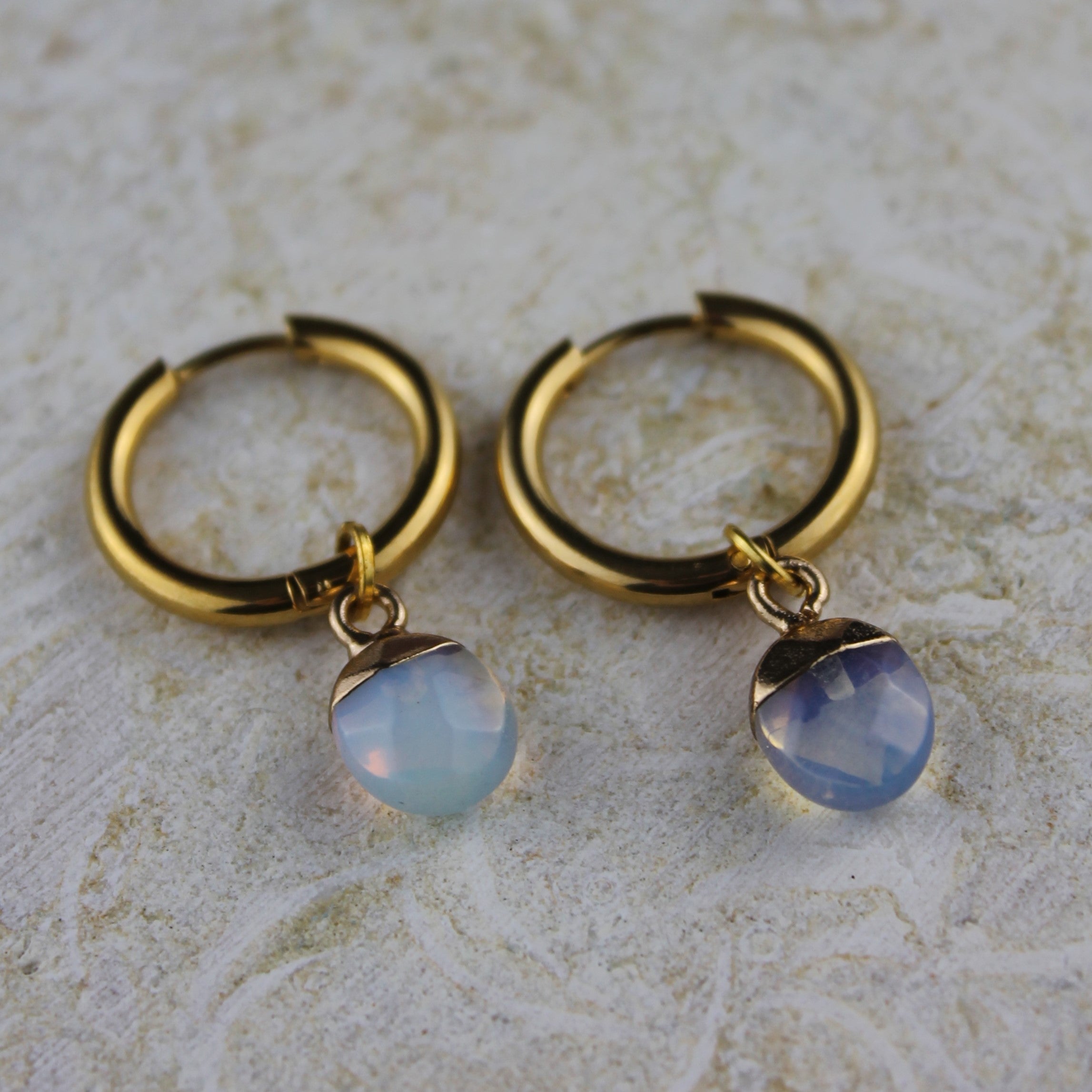 Opalit Edelsteinohrringe oval goldfarben