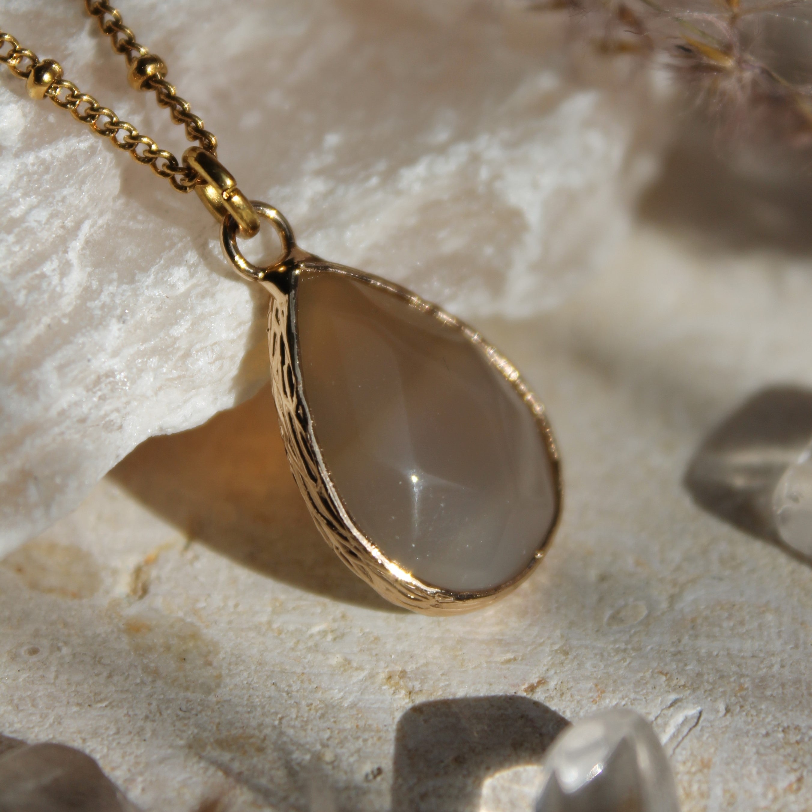 Rauchquarz Tropfen Edelsteinanhänger Kette goldfarben
