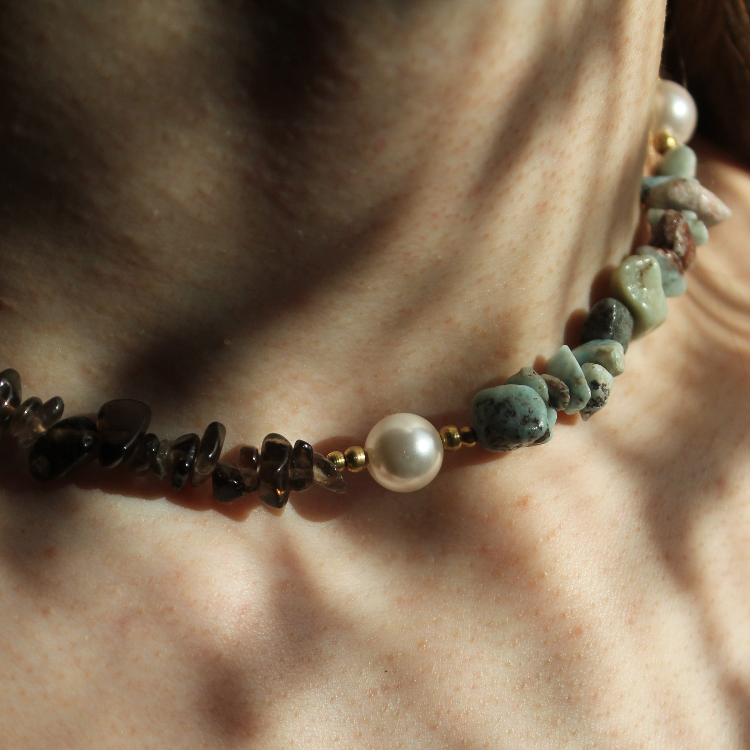 Larimar Rauchquarz mit Perlen Choker Kette goldfarben