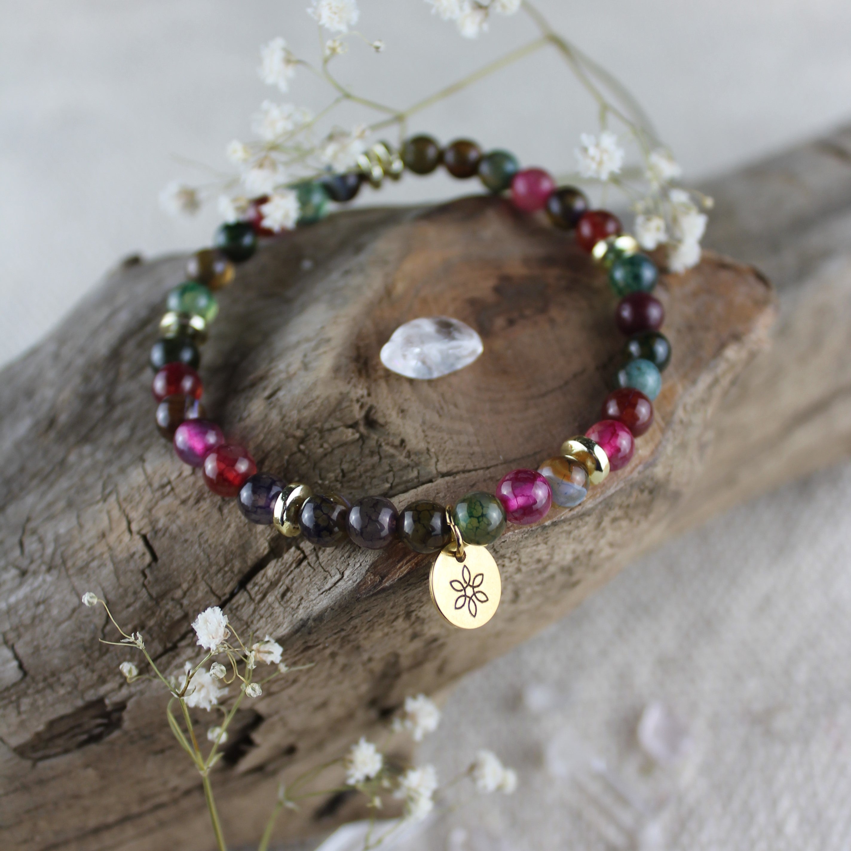 Perlenarmband bunt mit goldfarbenen Scheiben