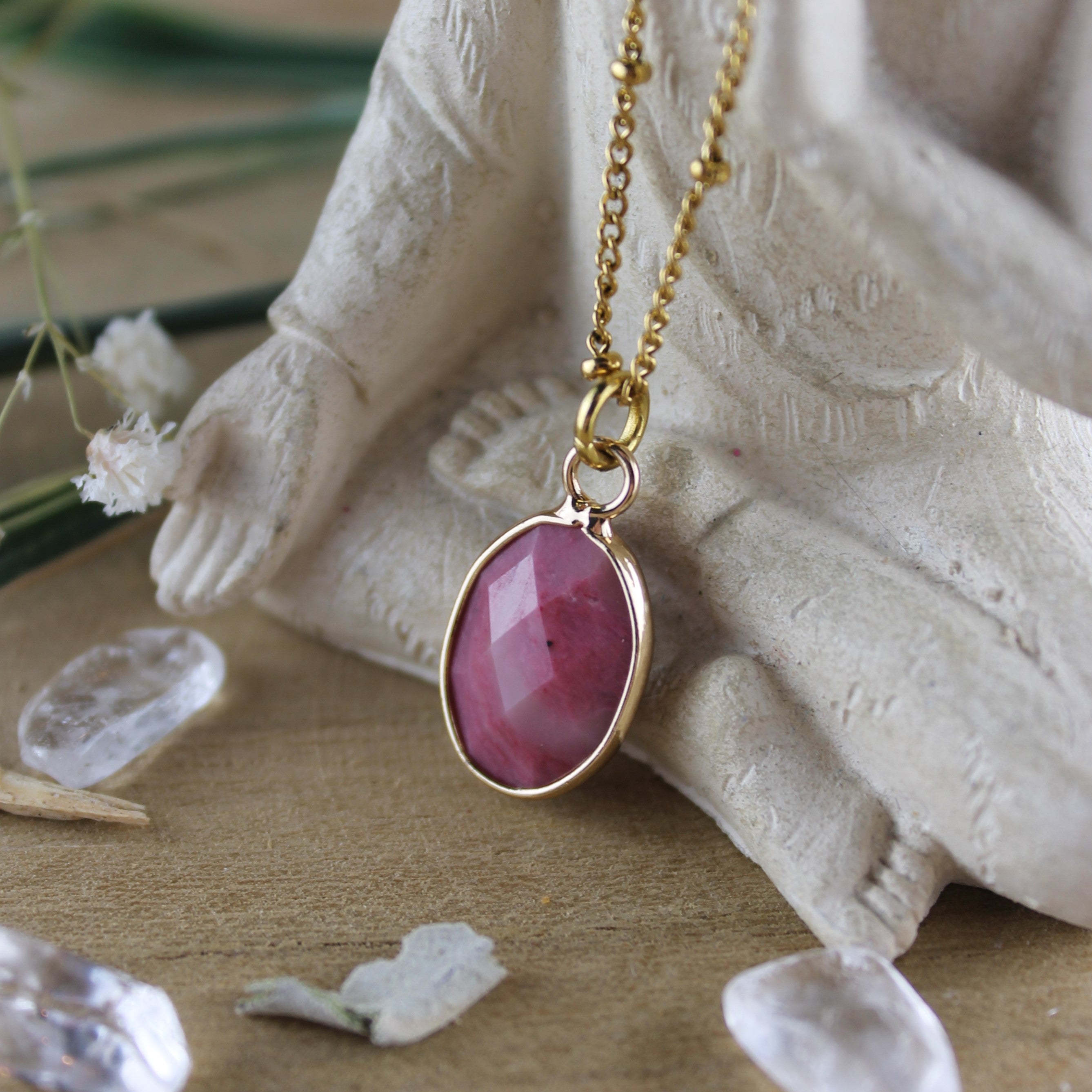 Rhodochrosit klein Edelsteinanhänger Kette goldfarben