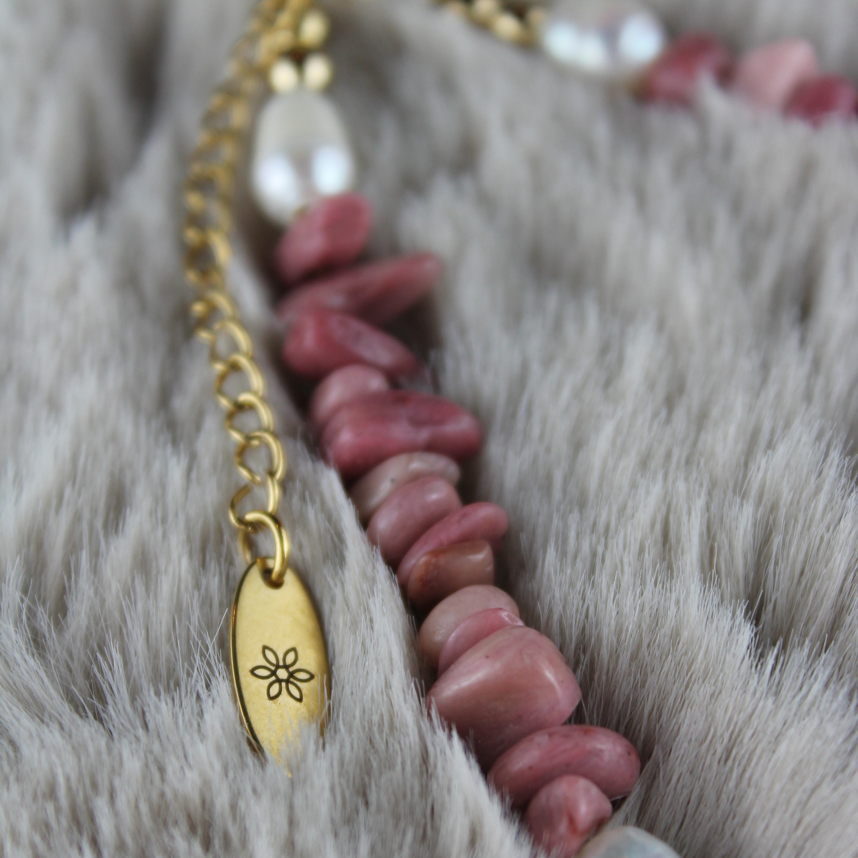 Rhodochrosit Splitter mit Süßwasserperlen Choker Kette mit Anhänger Barockperle