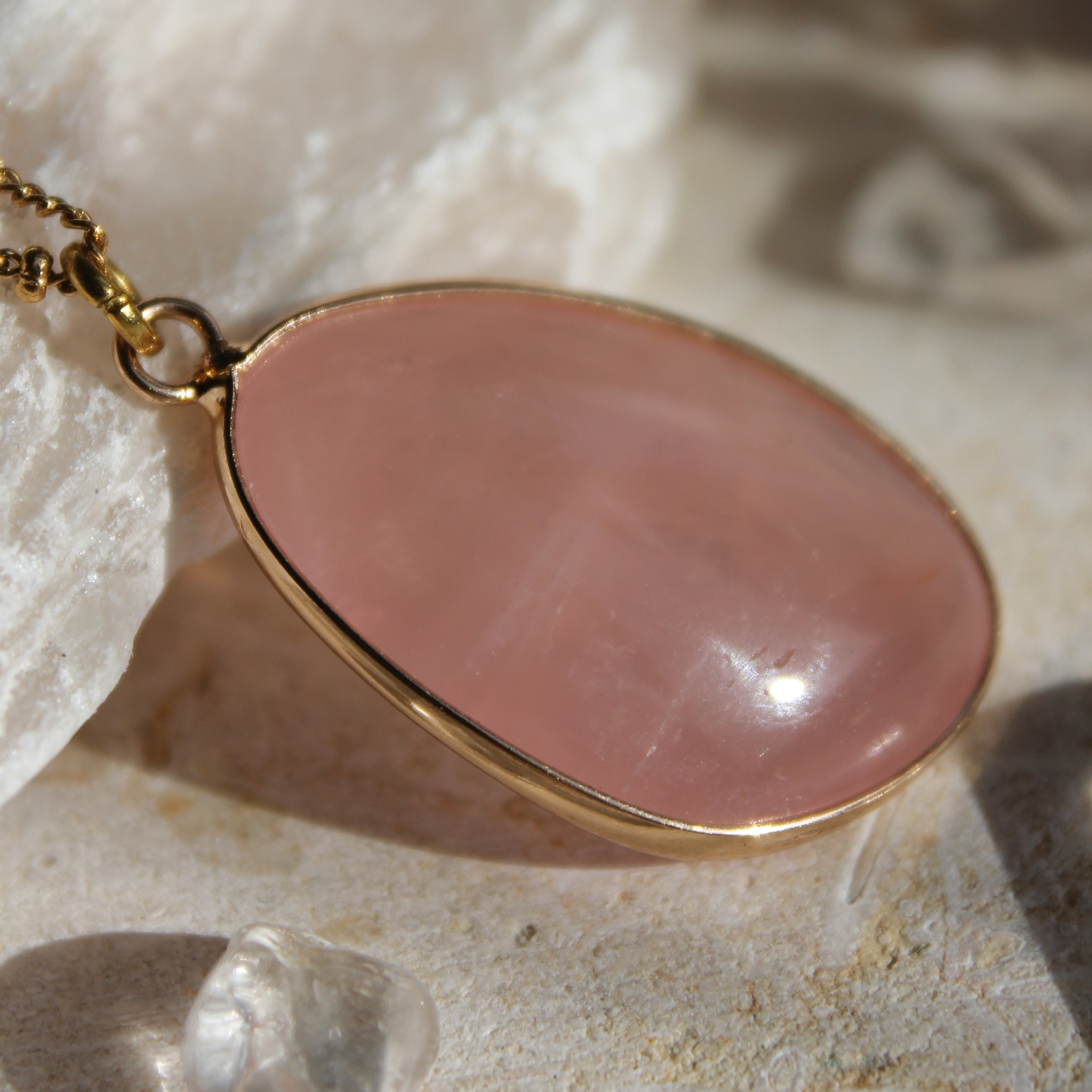 Rosenquarz groß Edelsteinanhänger Kette goldfarben