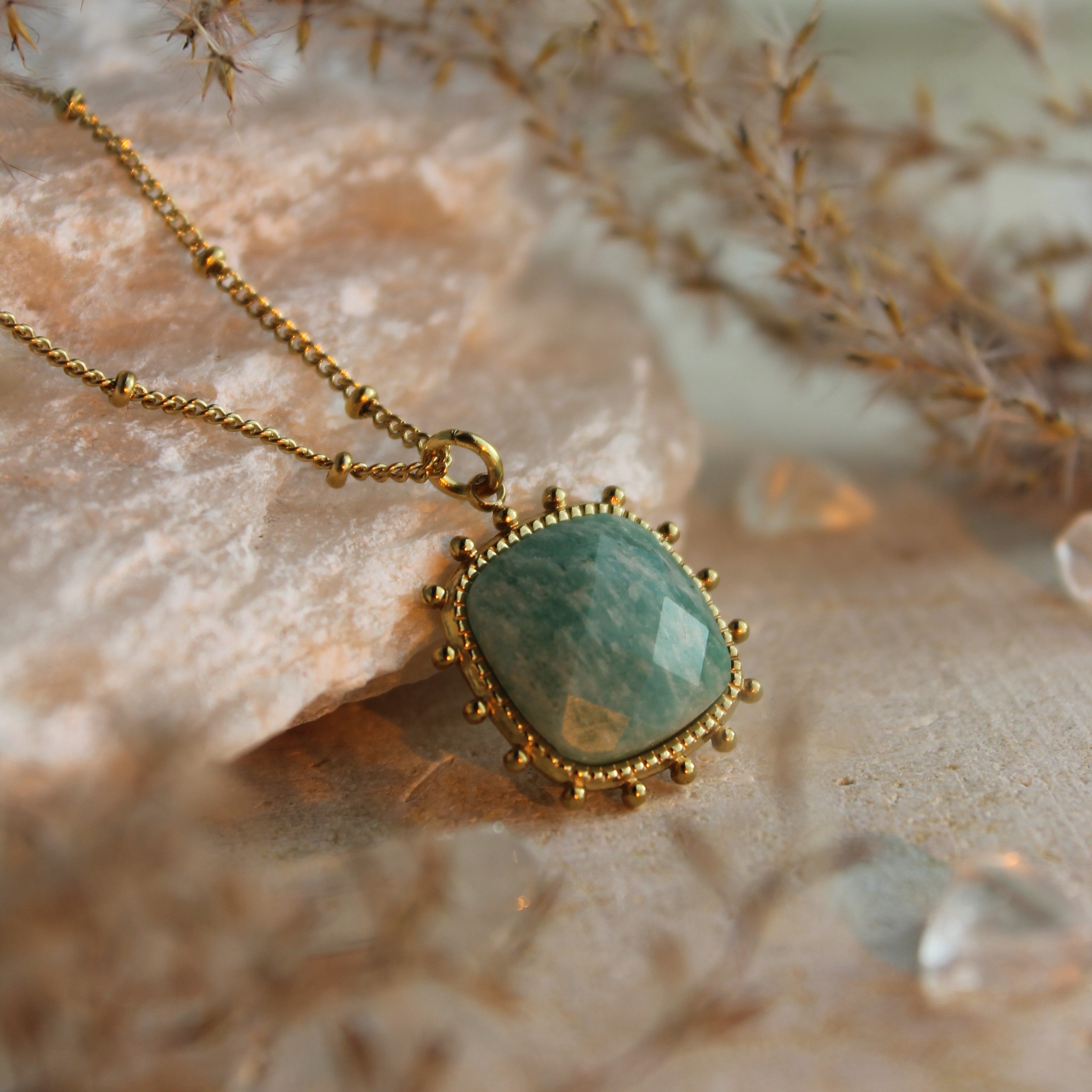 Amazonit SOL Edelsteinanhänger Kette goldfarben