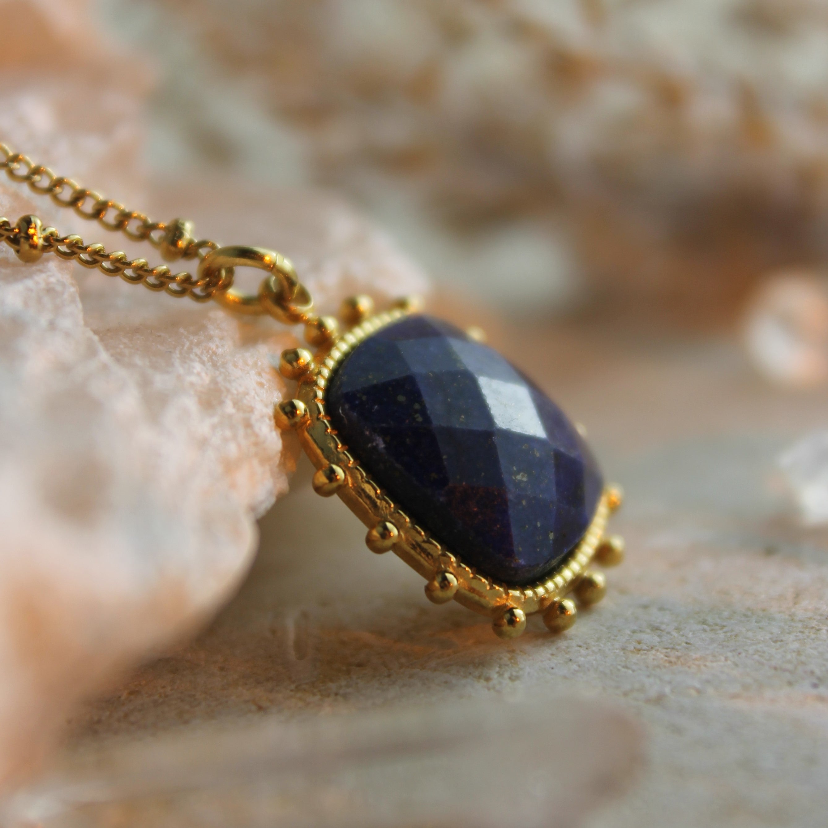 Lapislazuli SOL Edelsteinanhänger Kette goldfarben