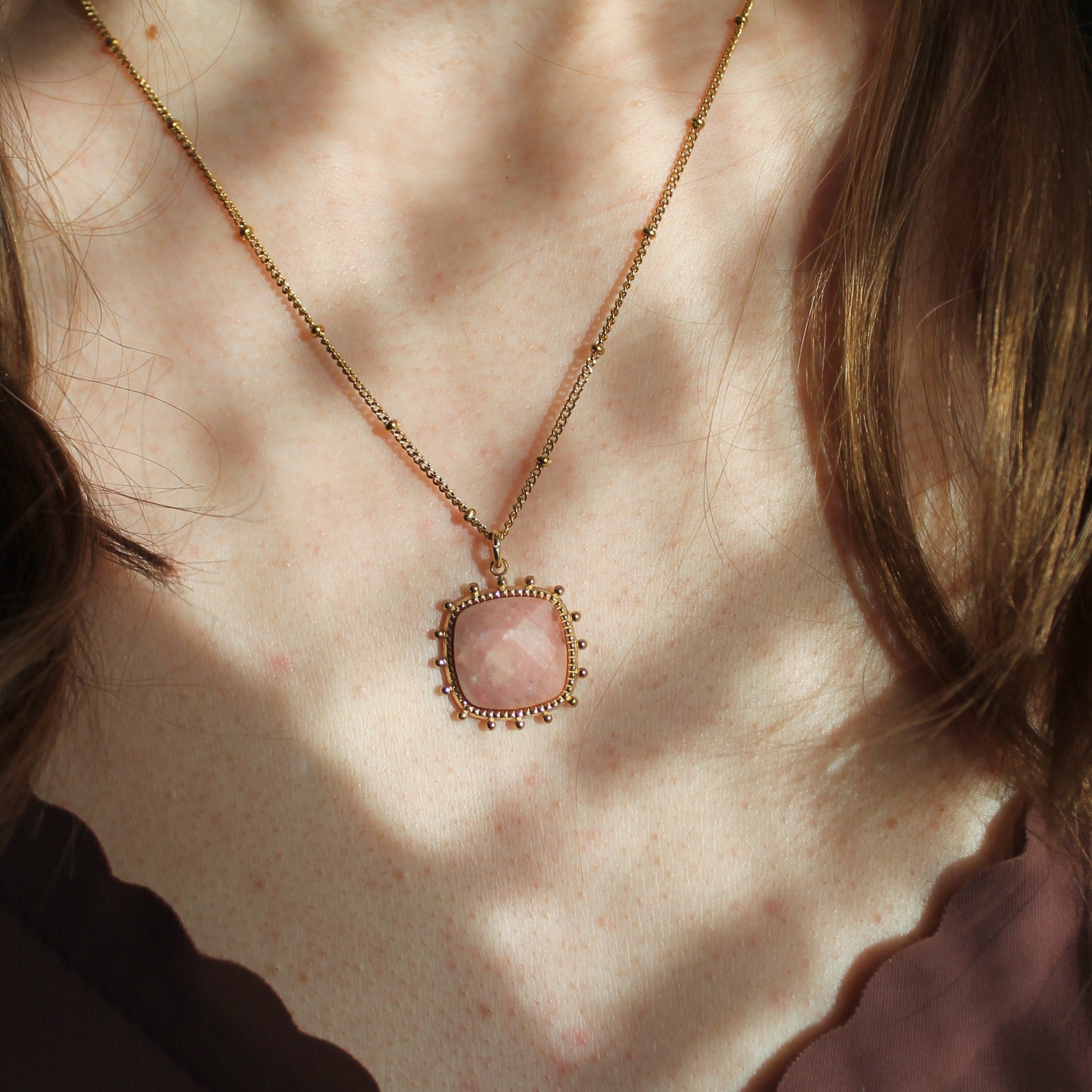 Rhodochrosit SOL Edelsteinanhänger Kette goldfarben