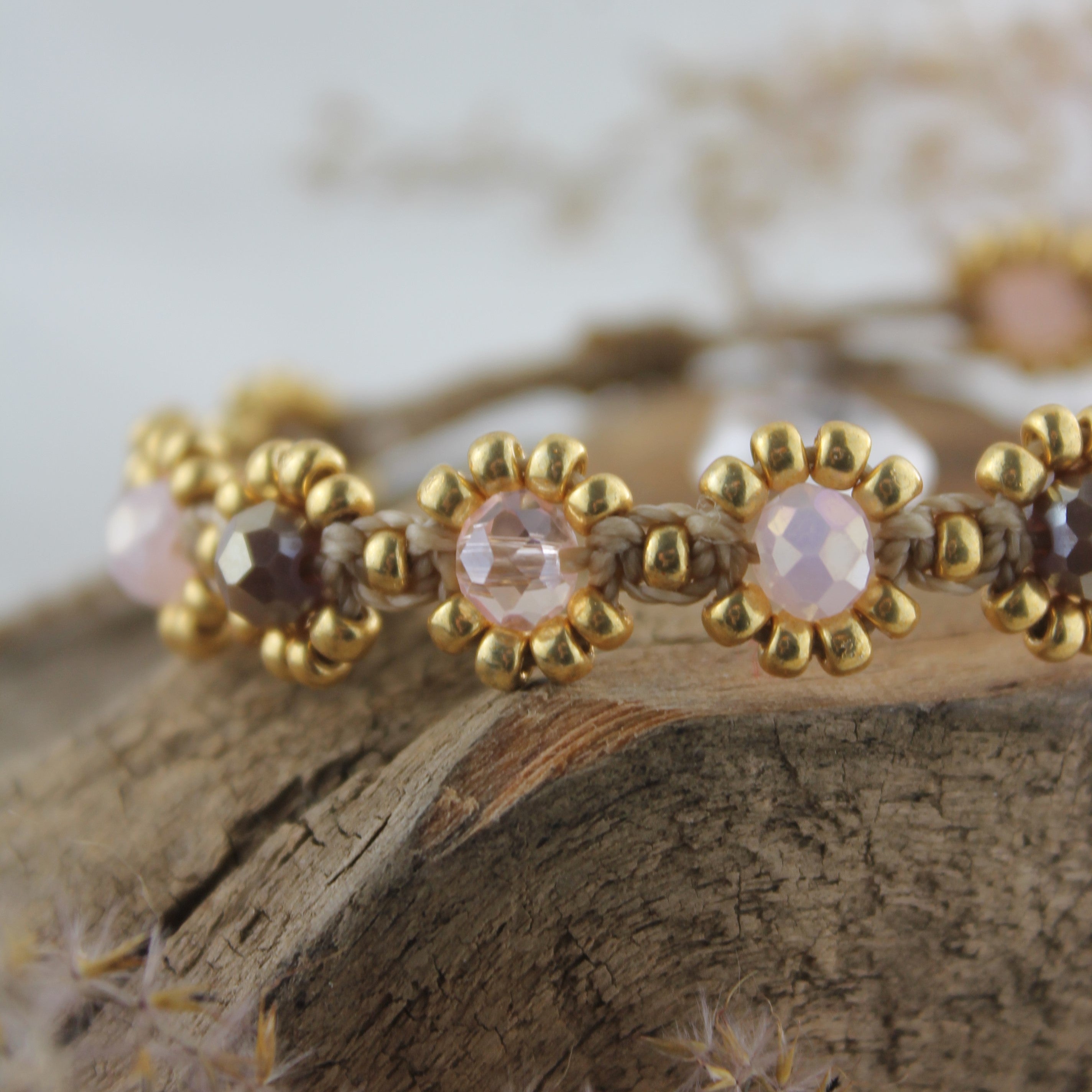 SONA ROSÉ Armband Makramee goldfarben