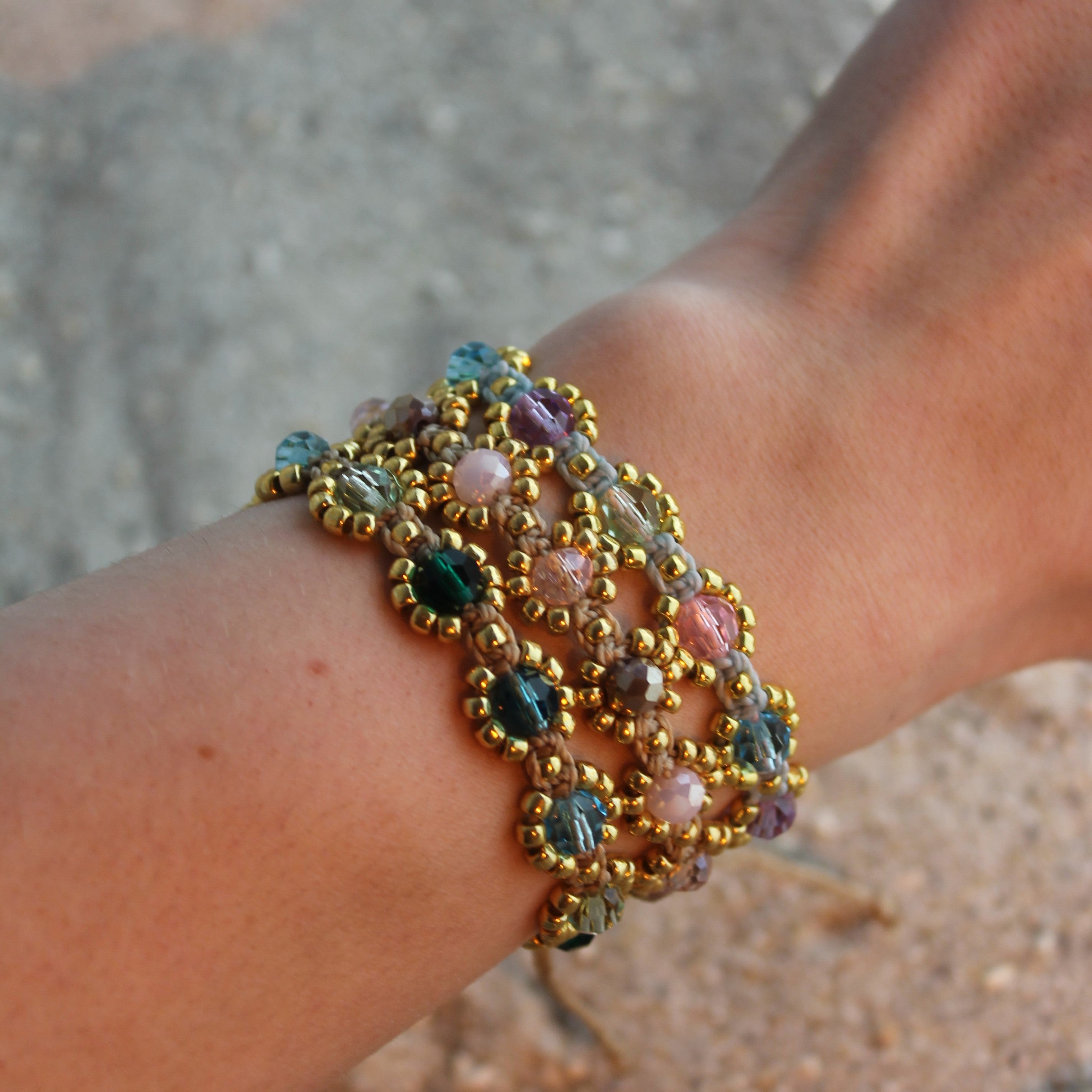 SONA ROSÉ Armband Makramee goldfarben