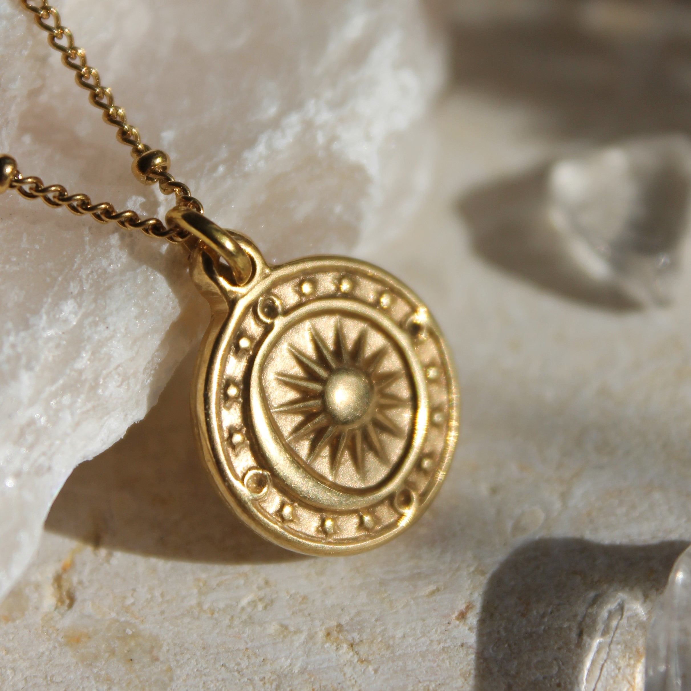 Sonne Mond Anhänger Kette goldfarben