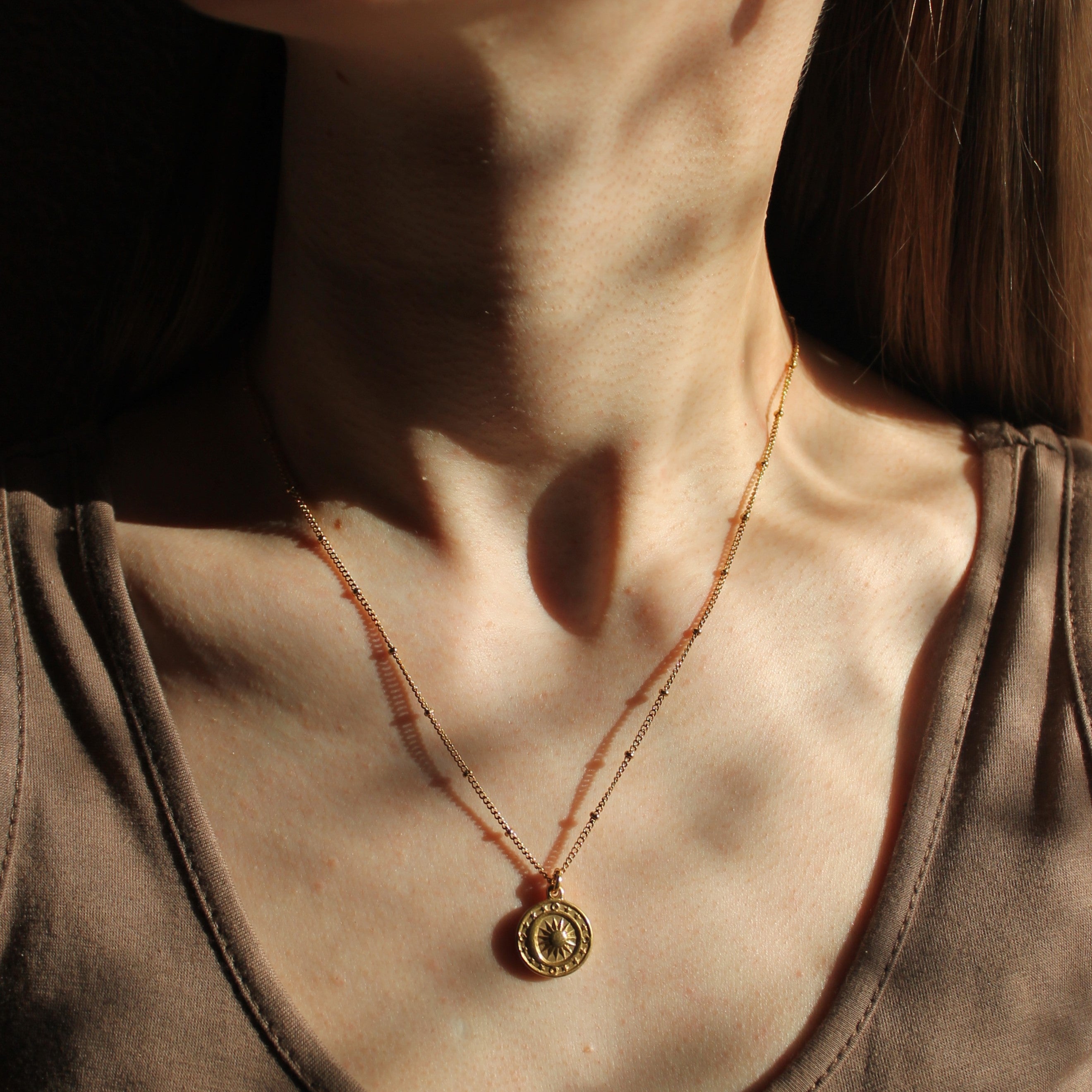 Sonne Mond Anhänger Kette goldfarben
