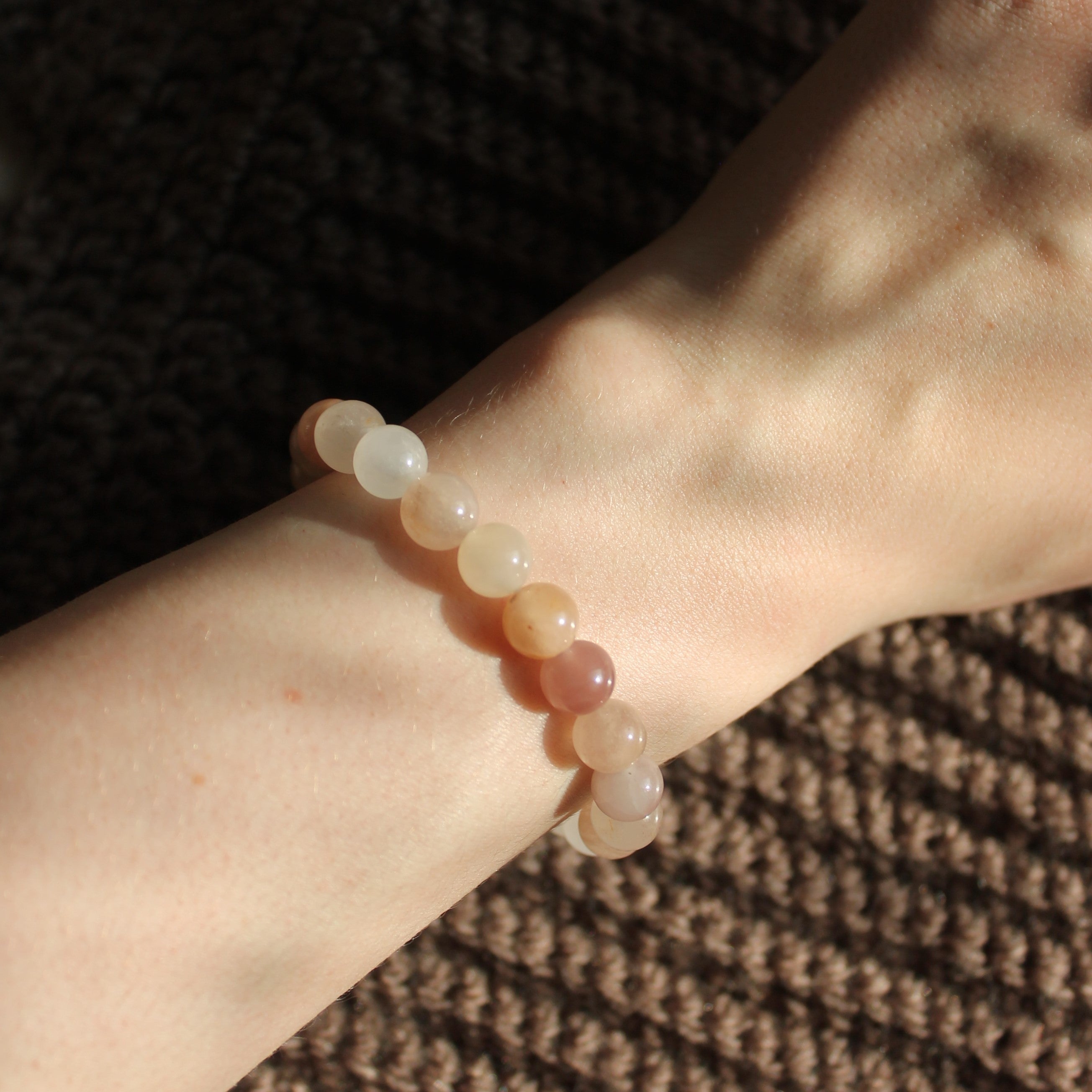 Sonnenstein Edelsteinarmband gold- oder silberfarben Einheitsgröße