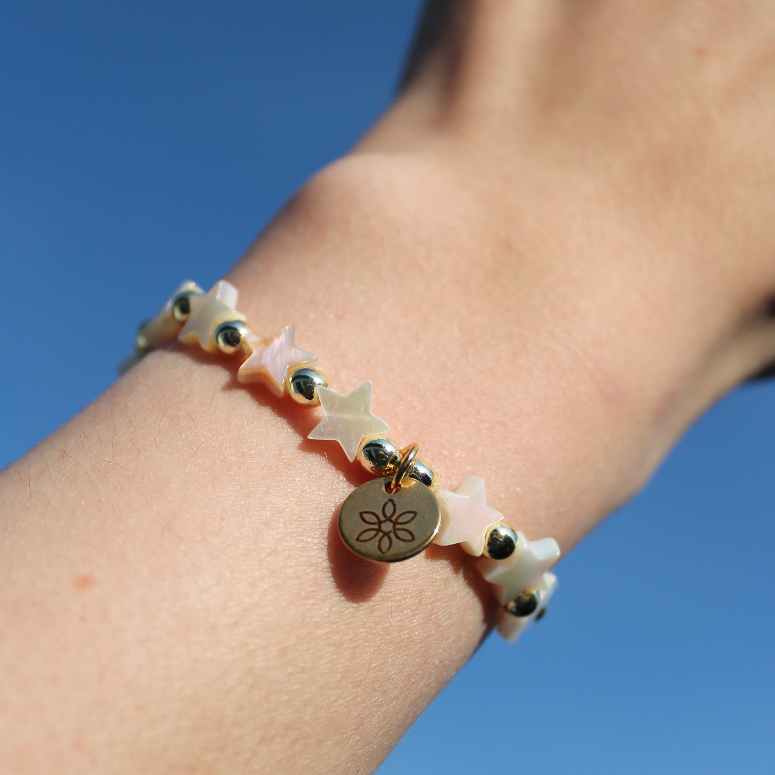 Perlmutt Sterne Armband mit Hämatit goldfarben