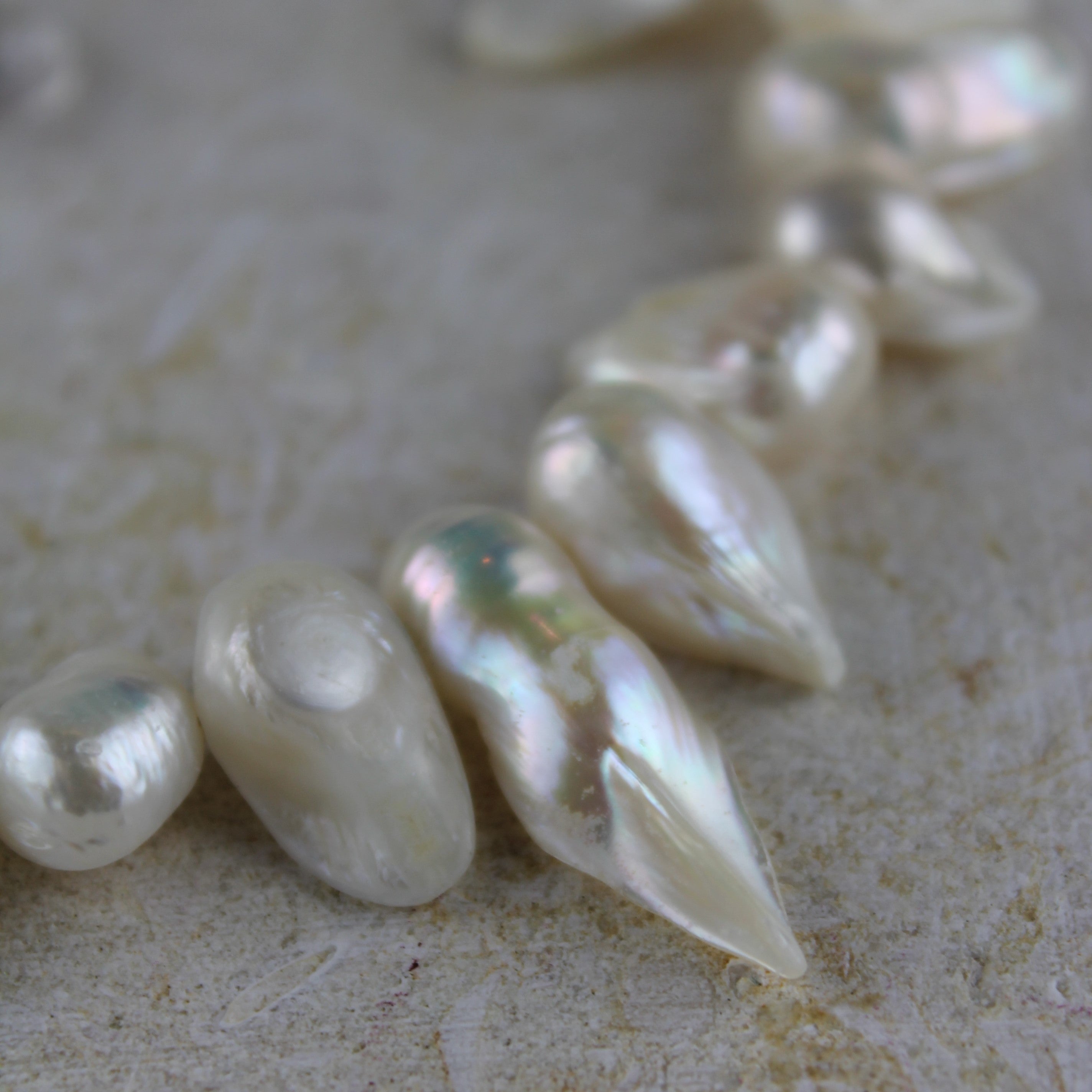 Süßwasserperlen Zähne Choker Kette goldfarben