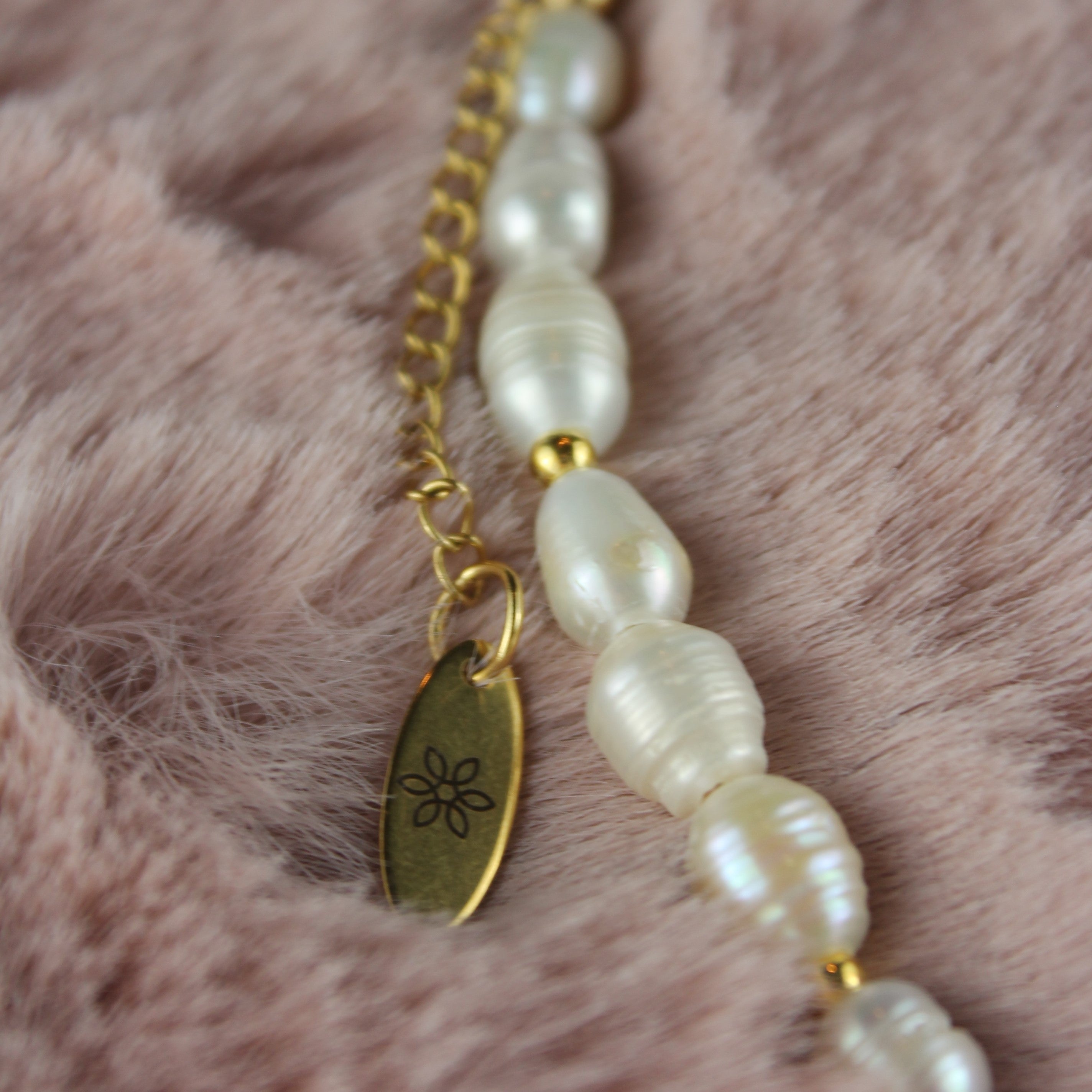 Süßwasserperlen Choker Kette mit Hämatit goldfarben