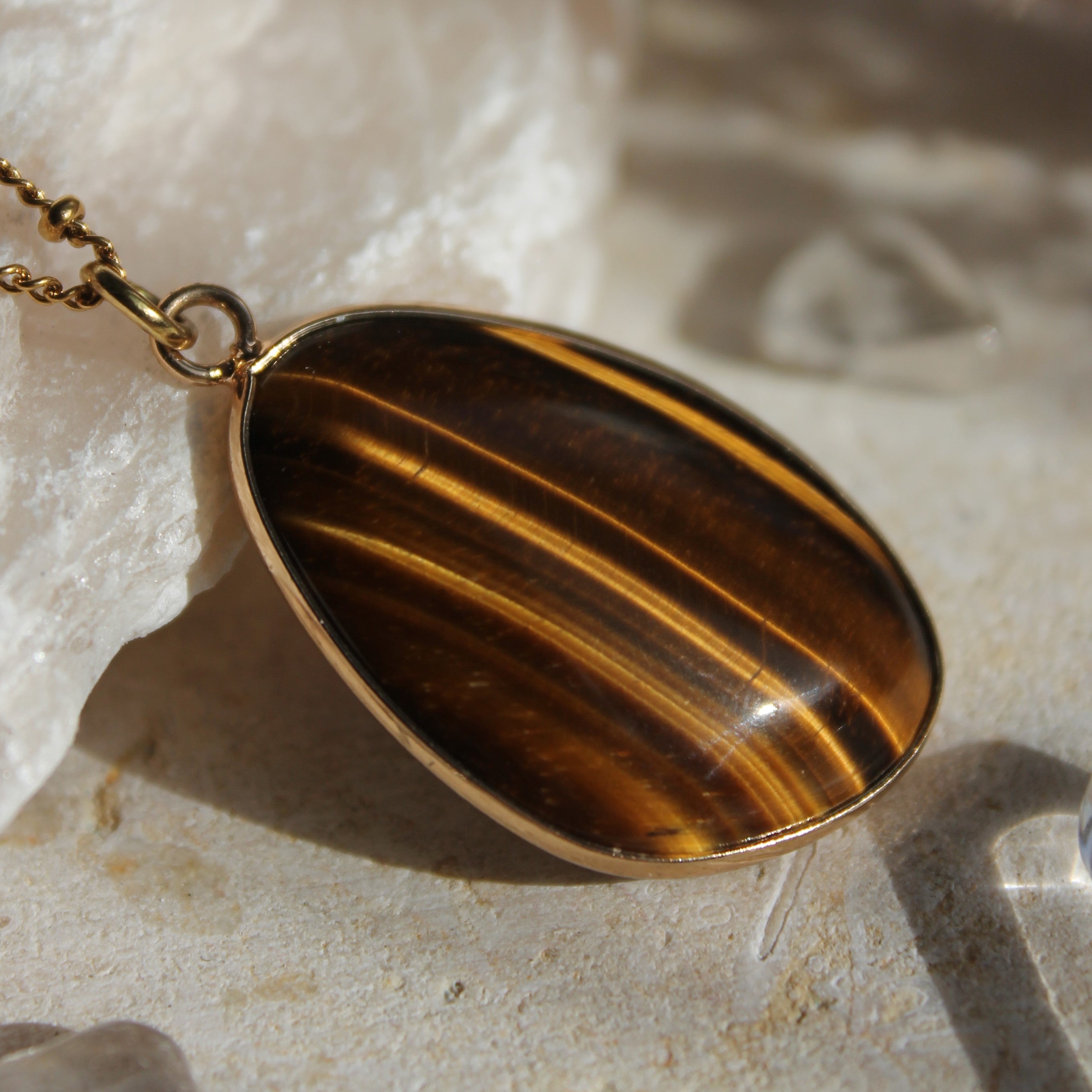 Tigerauge groß Edelsteinanhänger Kette goldfarben