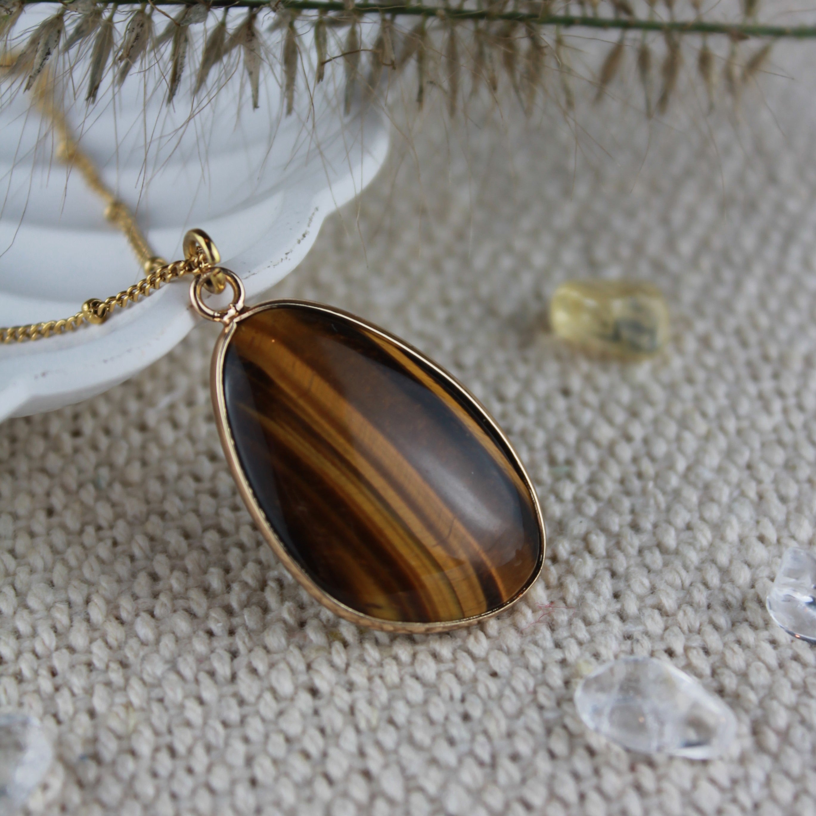 Tigerauge groß Edelsteinanhänger Kette goldfarben