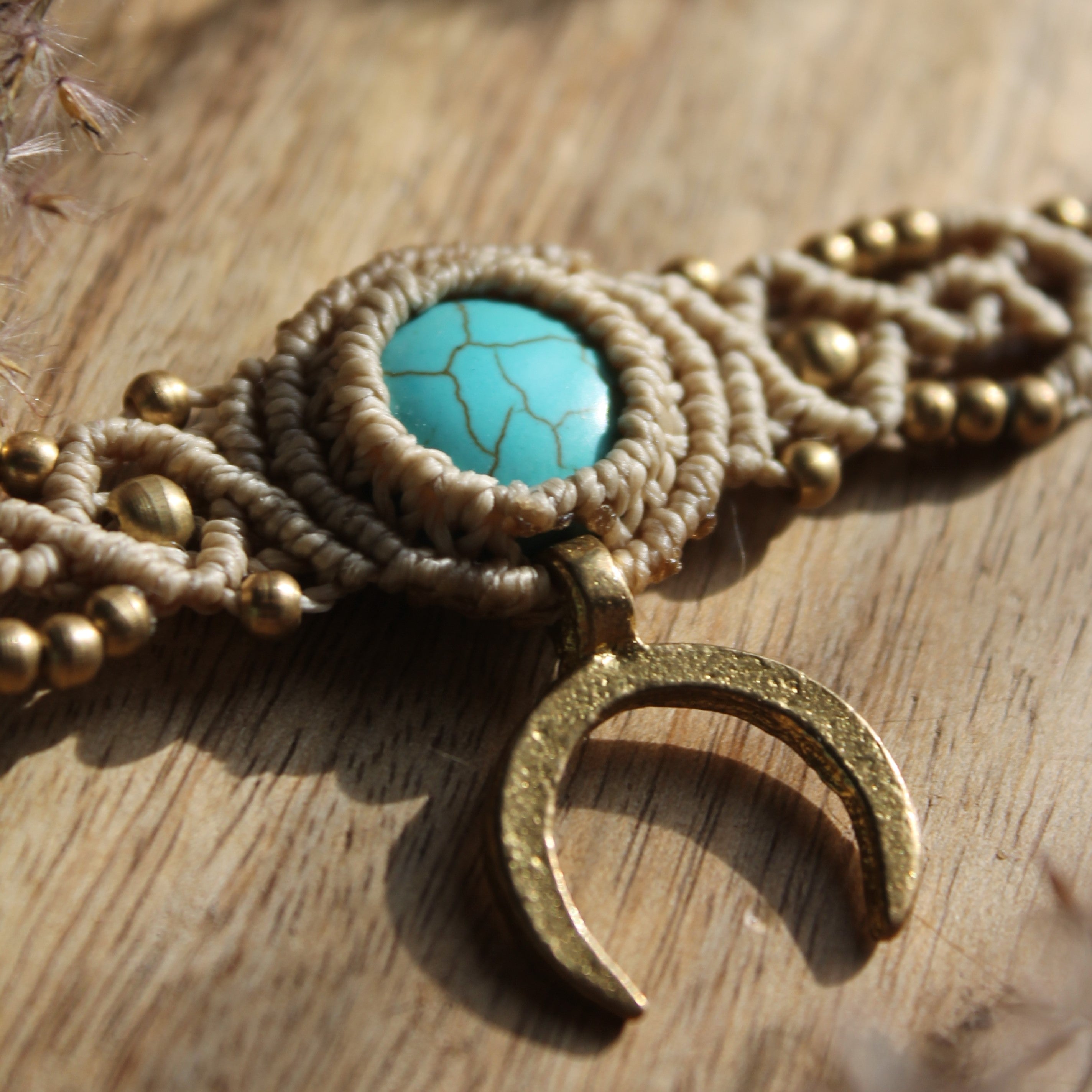 Türkis Cabochon Choker Kette Makramee goldfarben