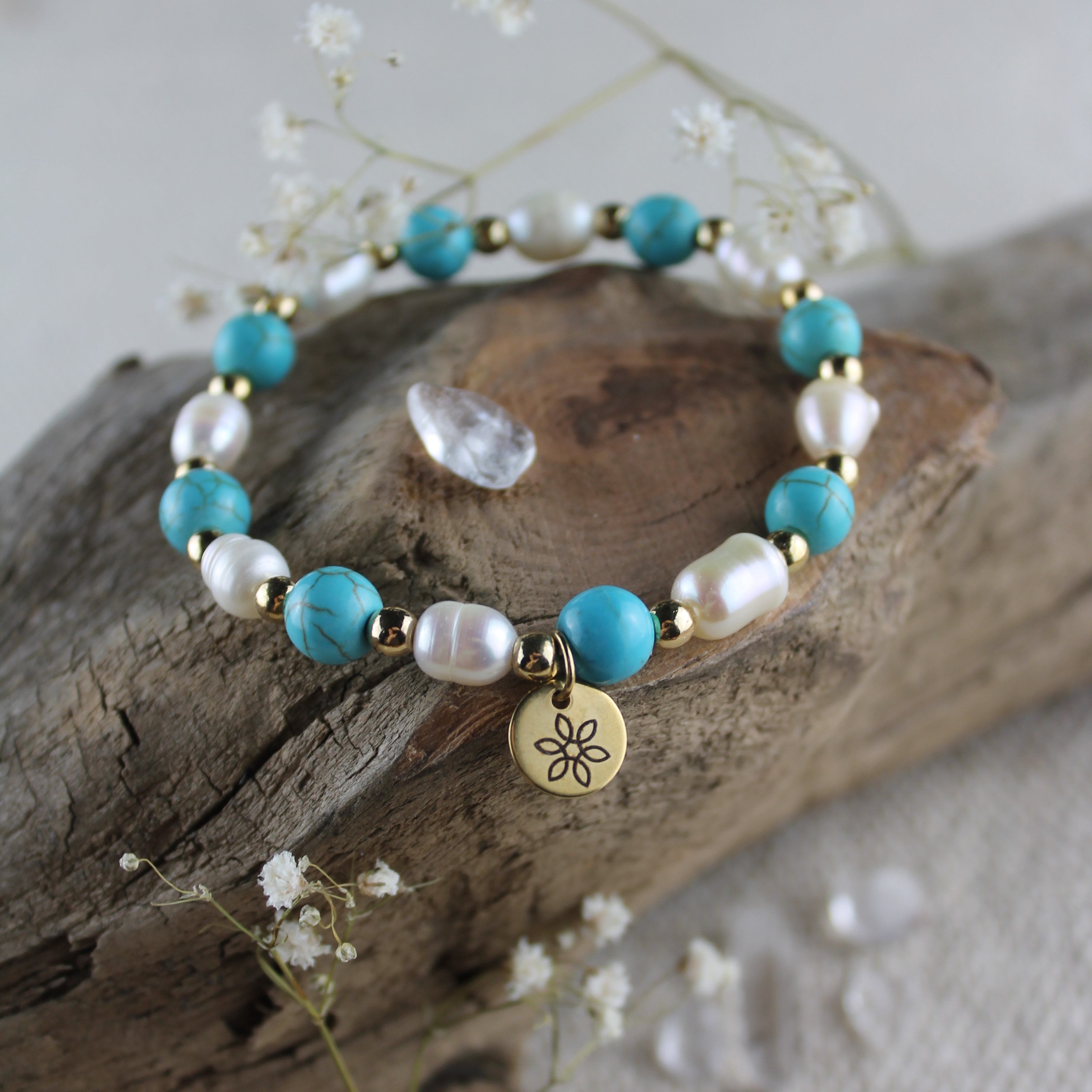 Türkis Edelsteinarmband mit Süßwasserperlen goldfarben