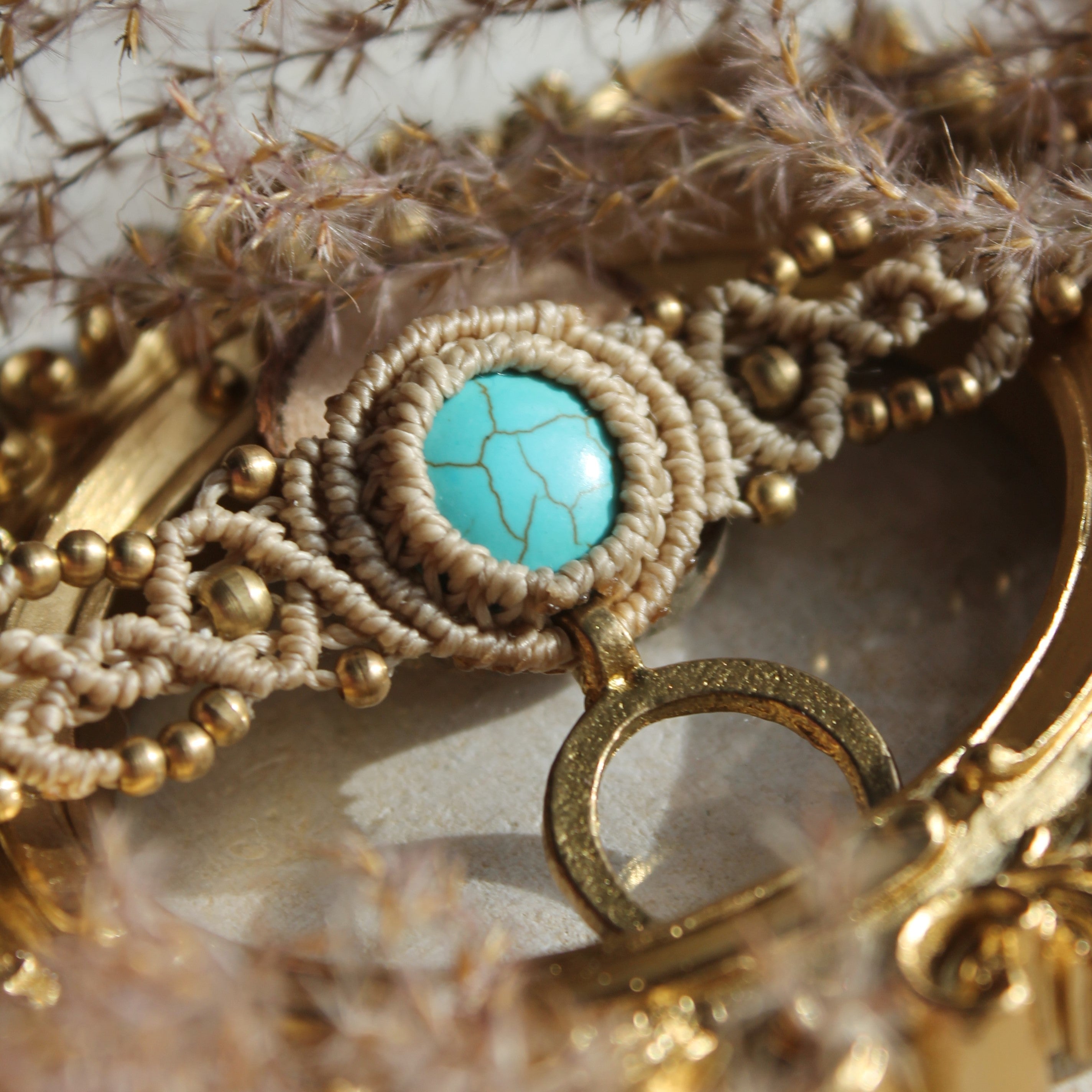 Türkis Cabochon Choker Kette Makramee goldfarben