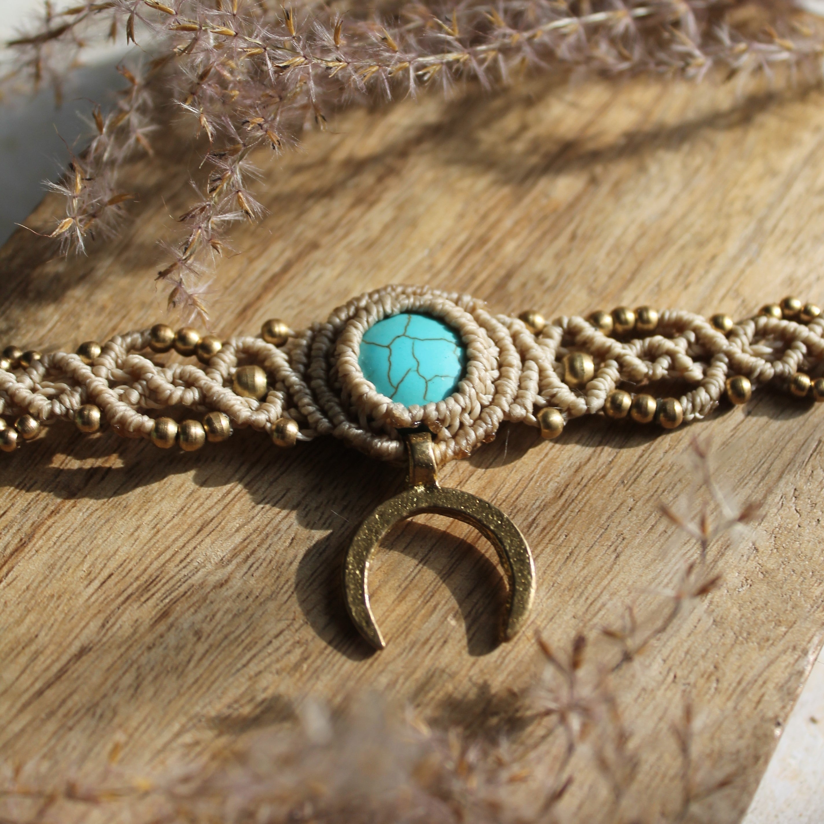 Türkis Cabochon Choker Kette Makramee goldfarben