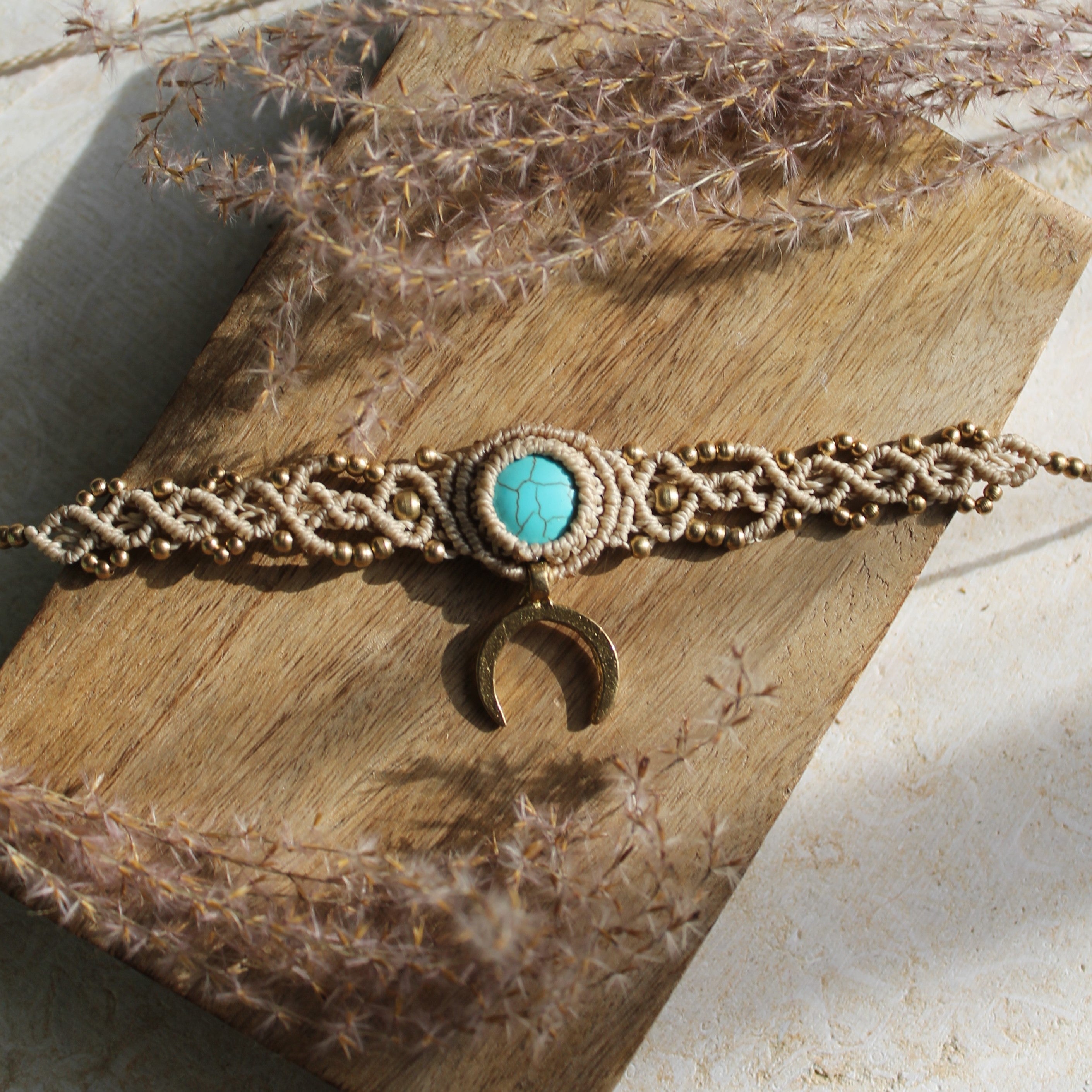 Türkis Cabochon Choker Kette Makramee goldfarben