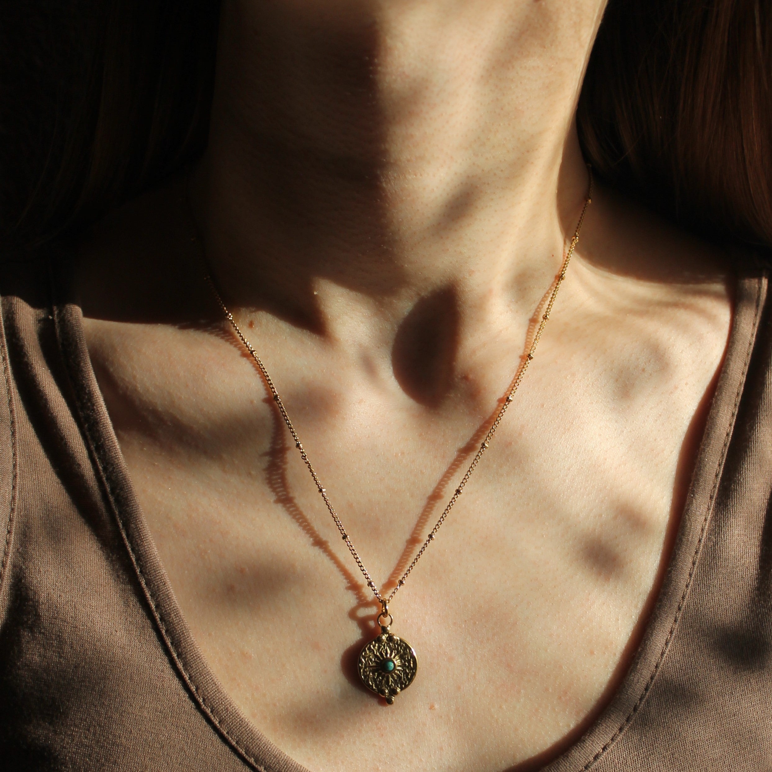 Türkis Edelsteinanhänger Boho Kette goldfarben