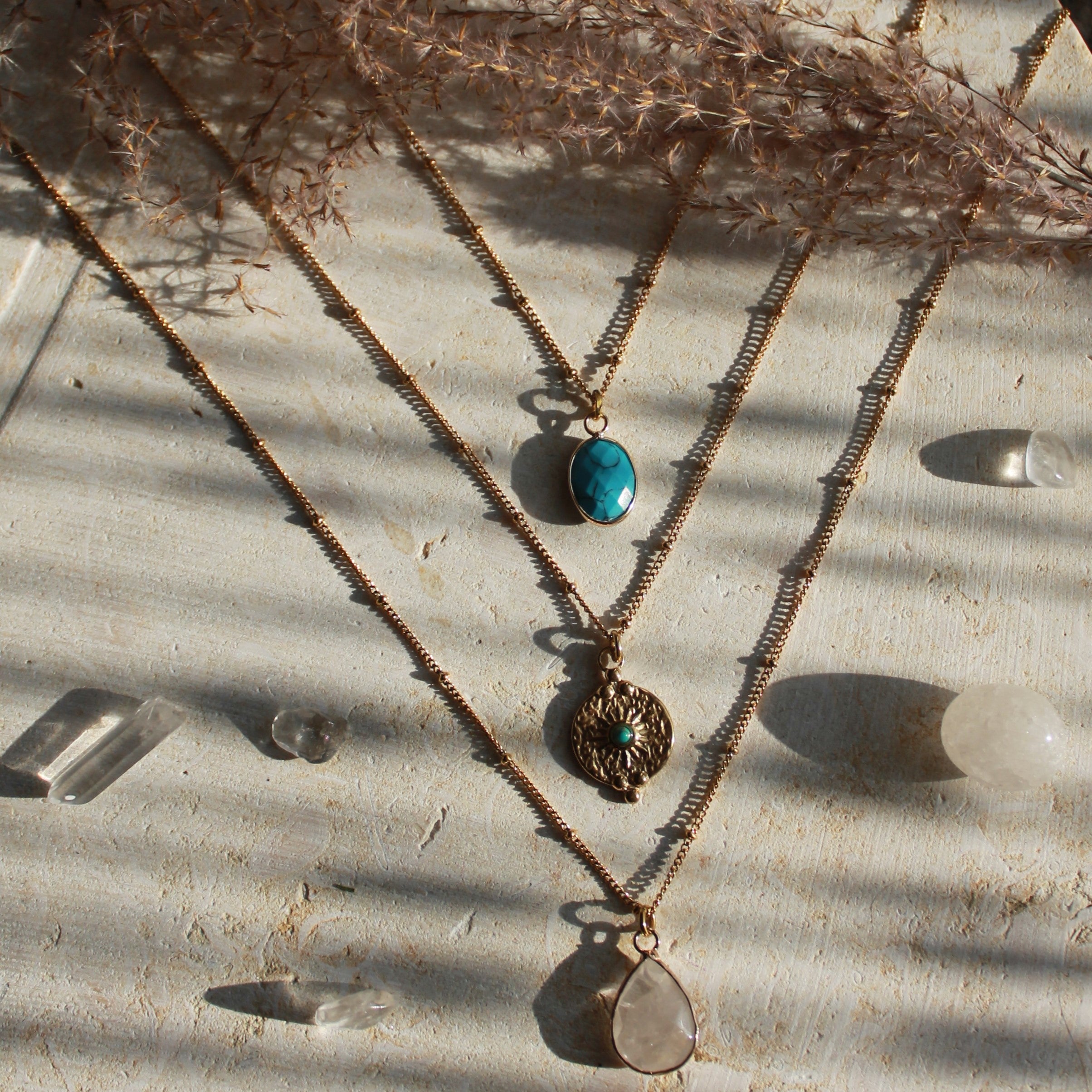 Türkis Edelsteinanhänger Boho Kette goldfarben
