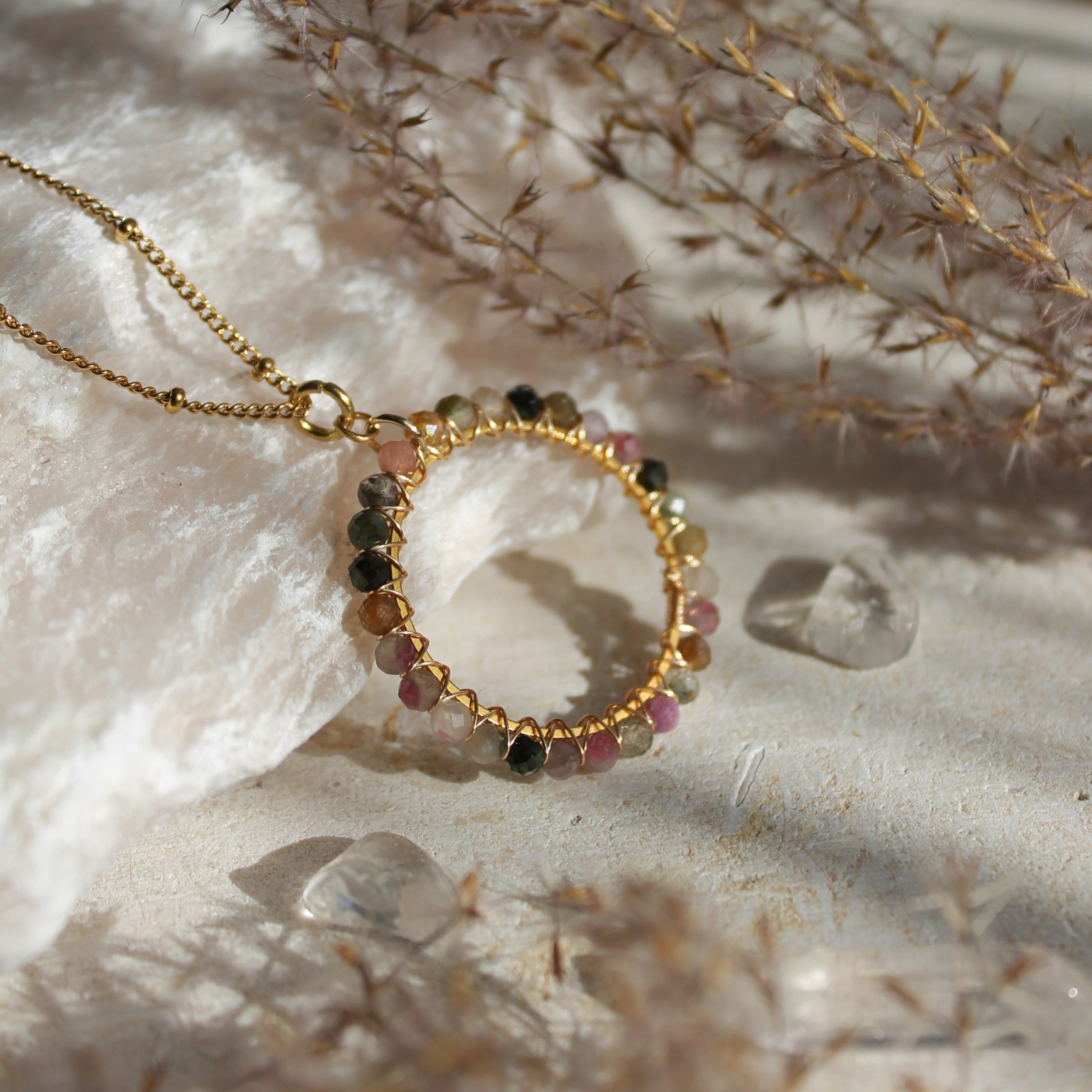 Turmalin Kreis Edelsteinanhänger Kette goldfarben