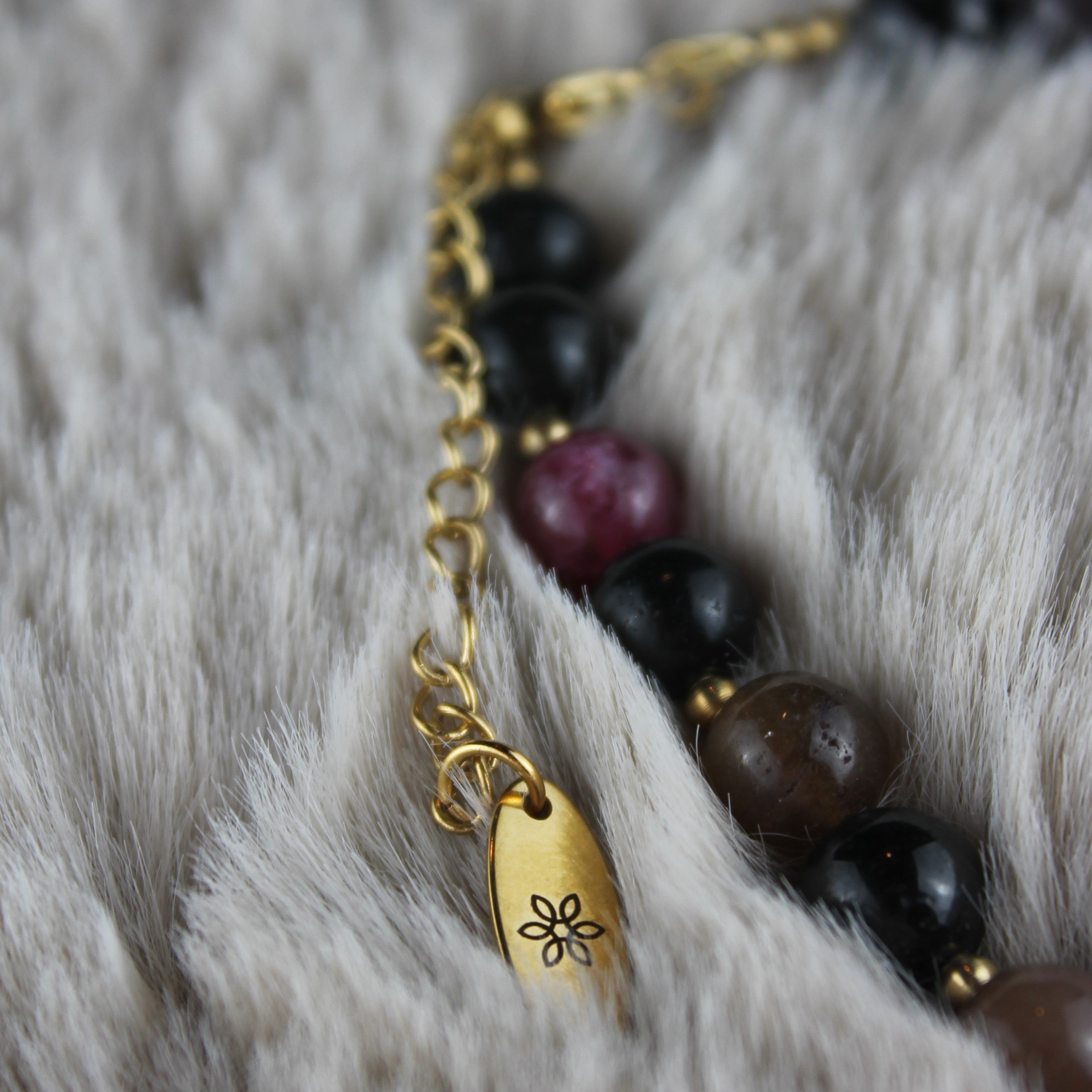 Turmalin Edelsteinkette mit Elefant goldfarben