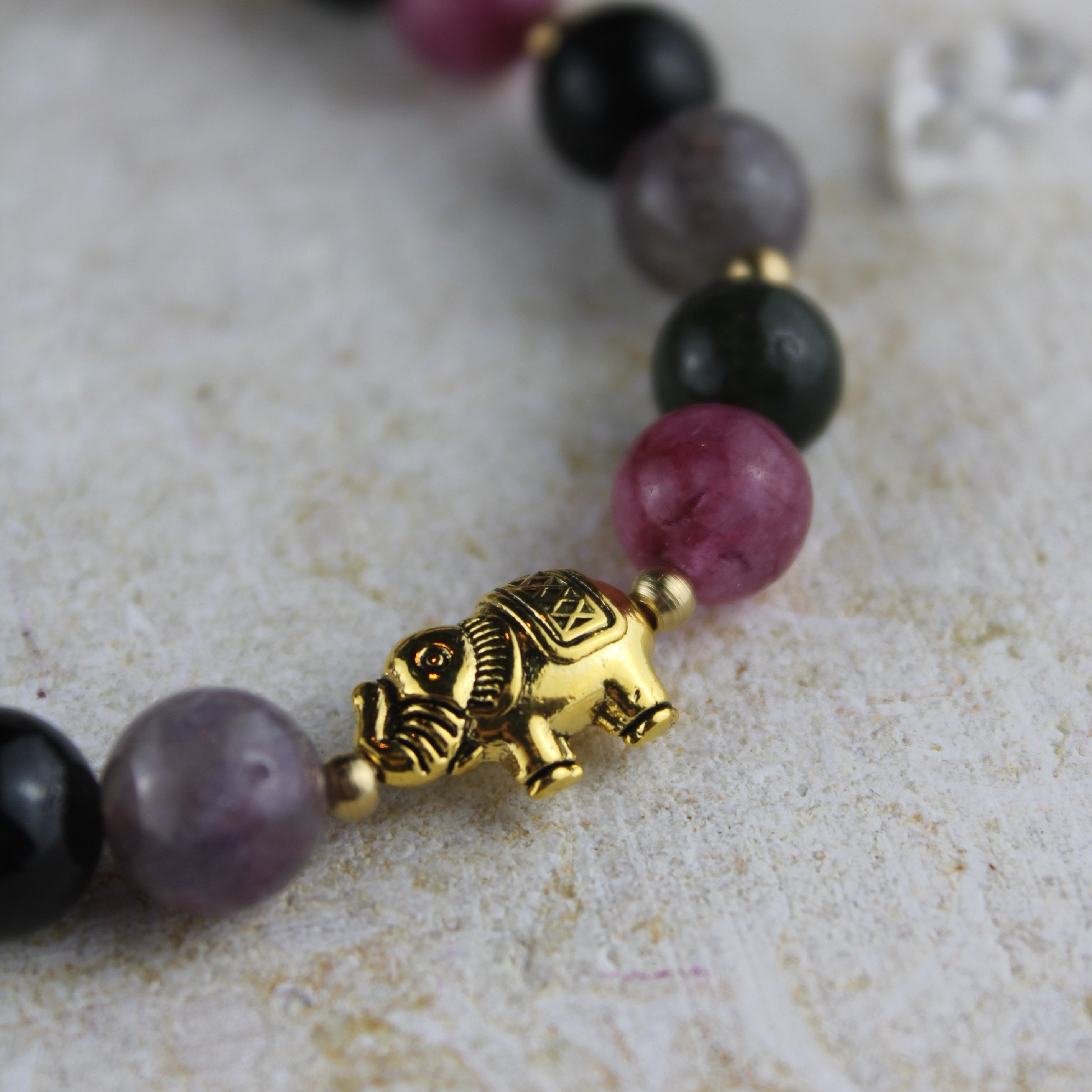 Turmalin Edelsteinkette mit Elefant goldfarben