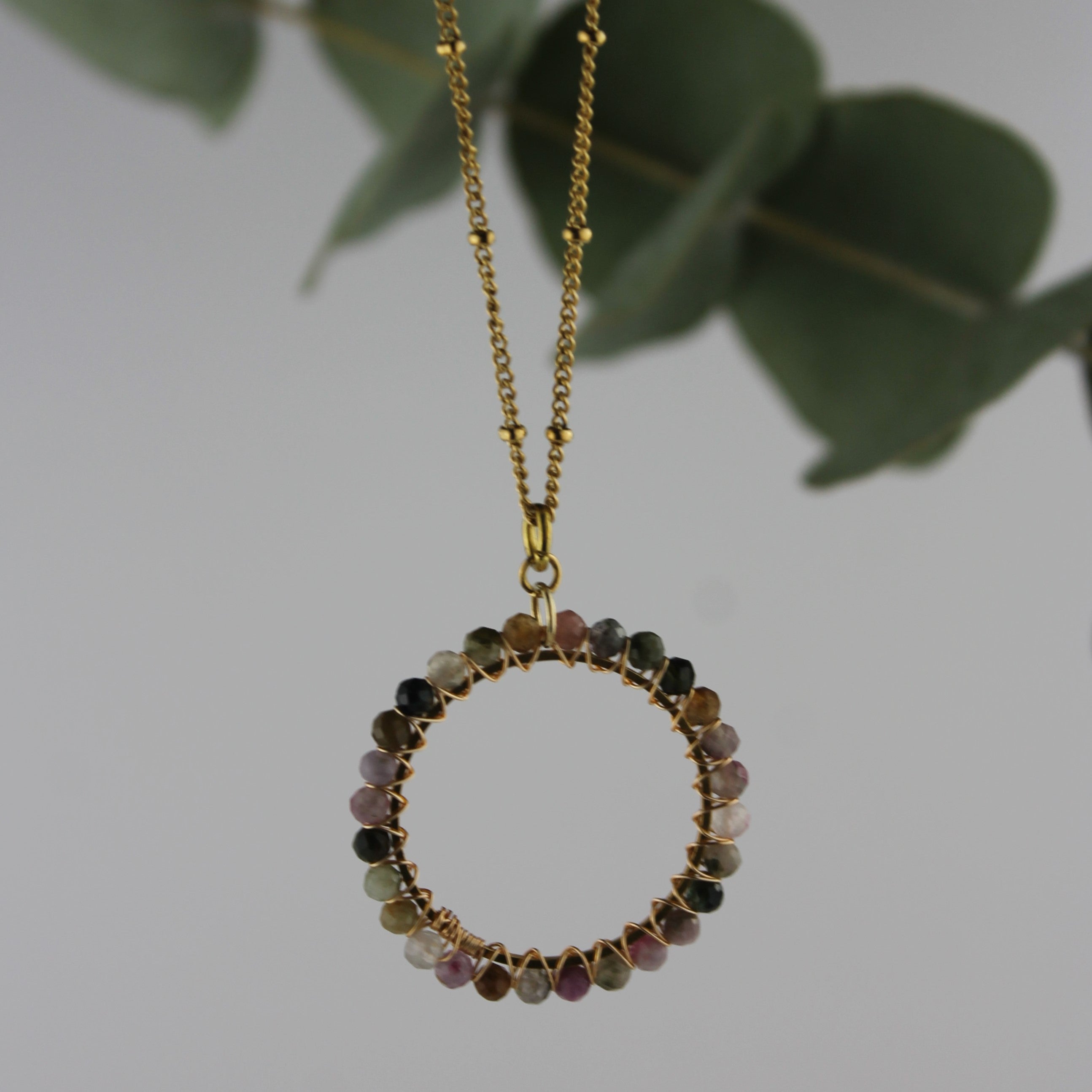 Turmalin Kreis Edelsteinanhänger Kette goldfarben