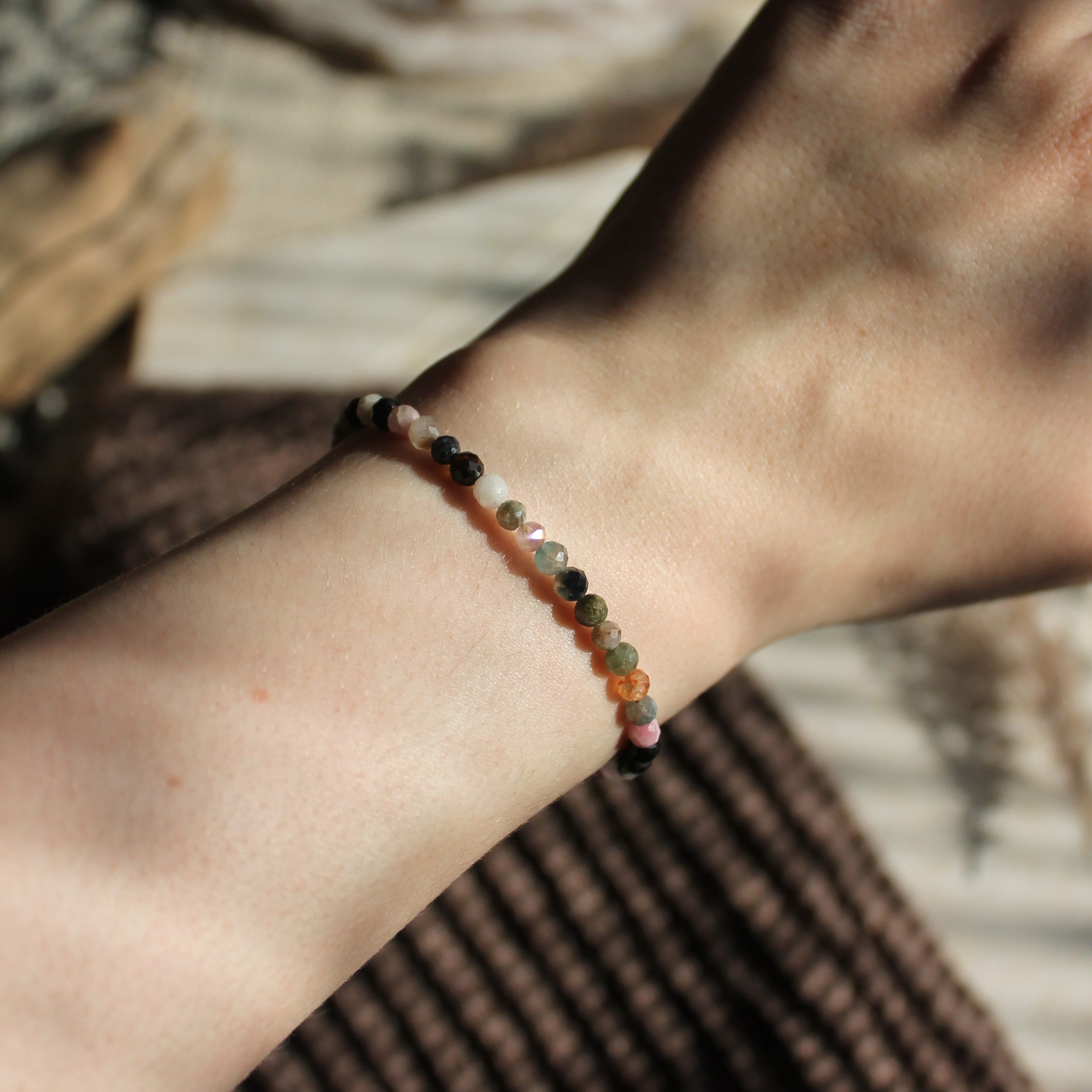 Turmalin Edelsteinarmband mit Verschluss goldfarben 4mm