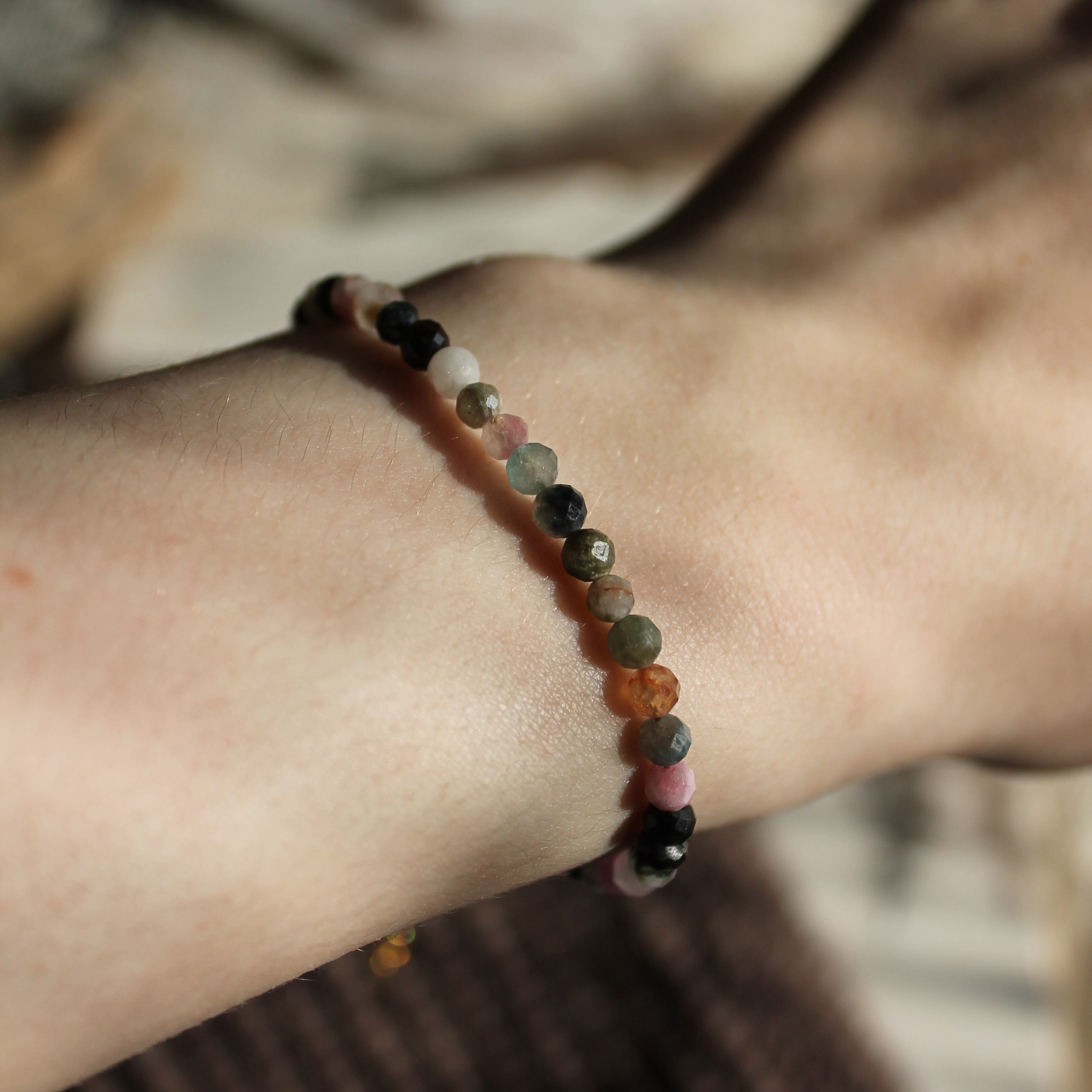 Turmalin Edelsteinarmband mit Verschluss goldfarben 4mm