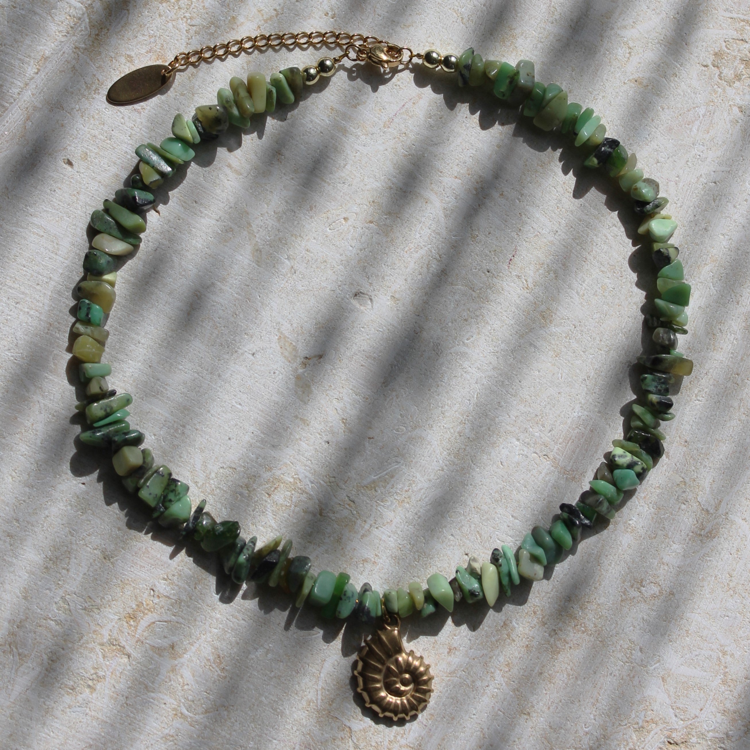 Chrysopras Splitter Choker Kette mit Anhänger goldfarben