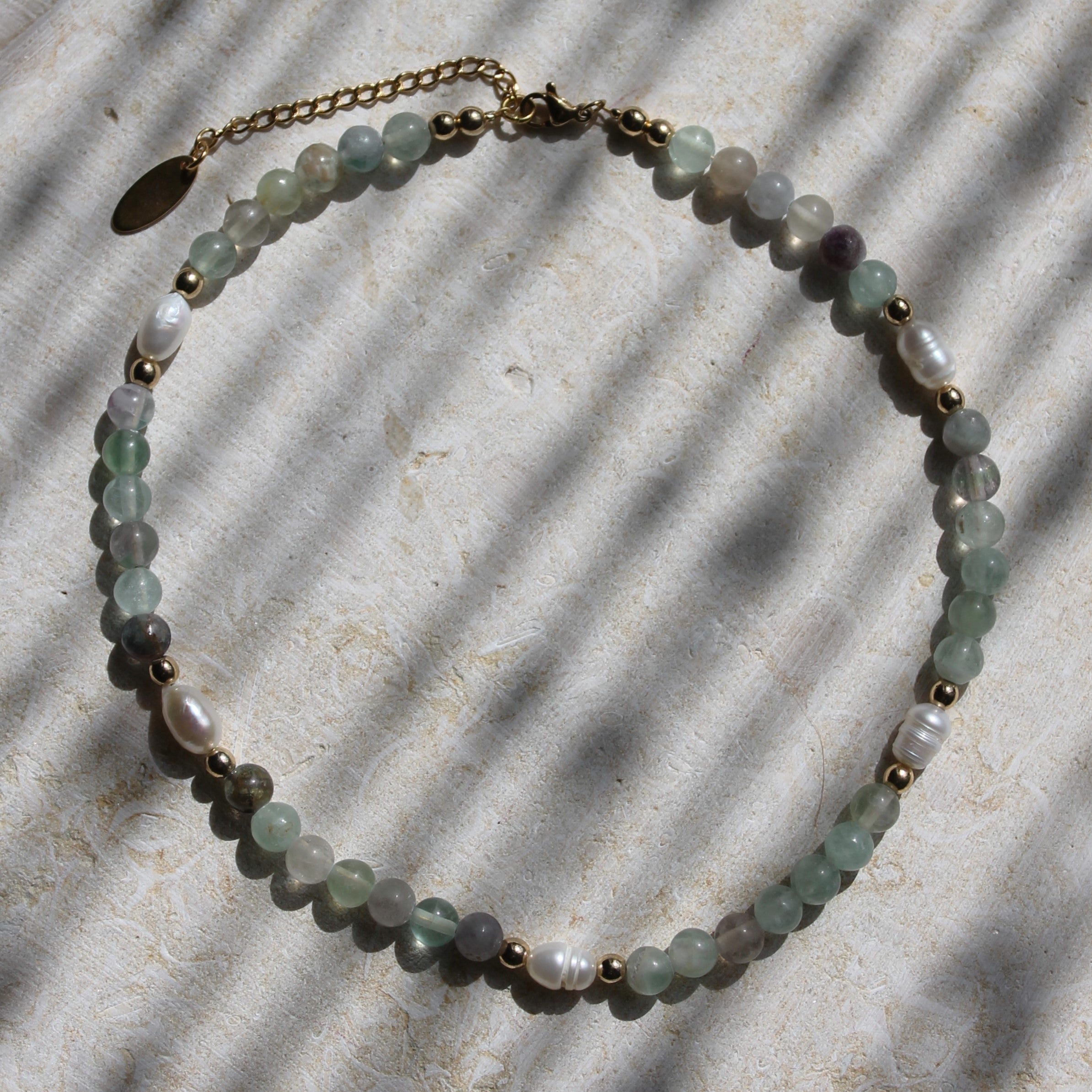 Fluorit mit Süßwasserperlen Choker Kette Hämatit goldfarben