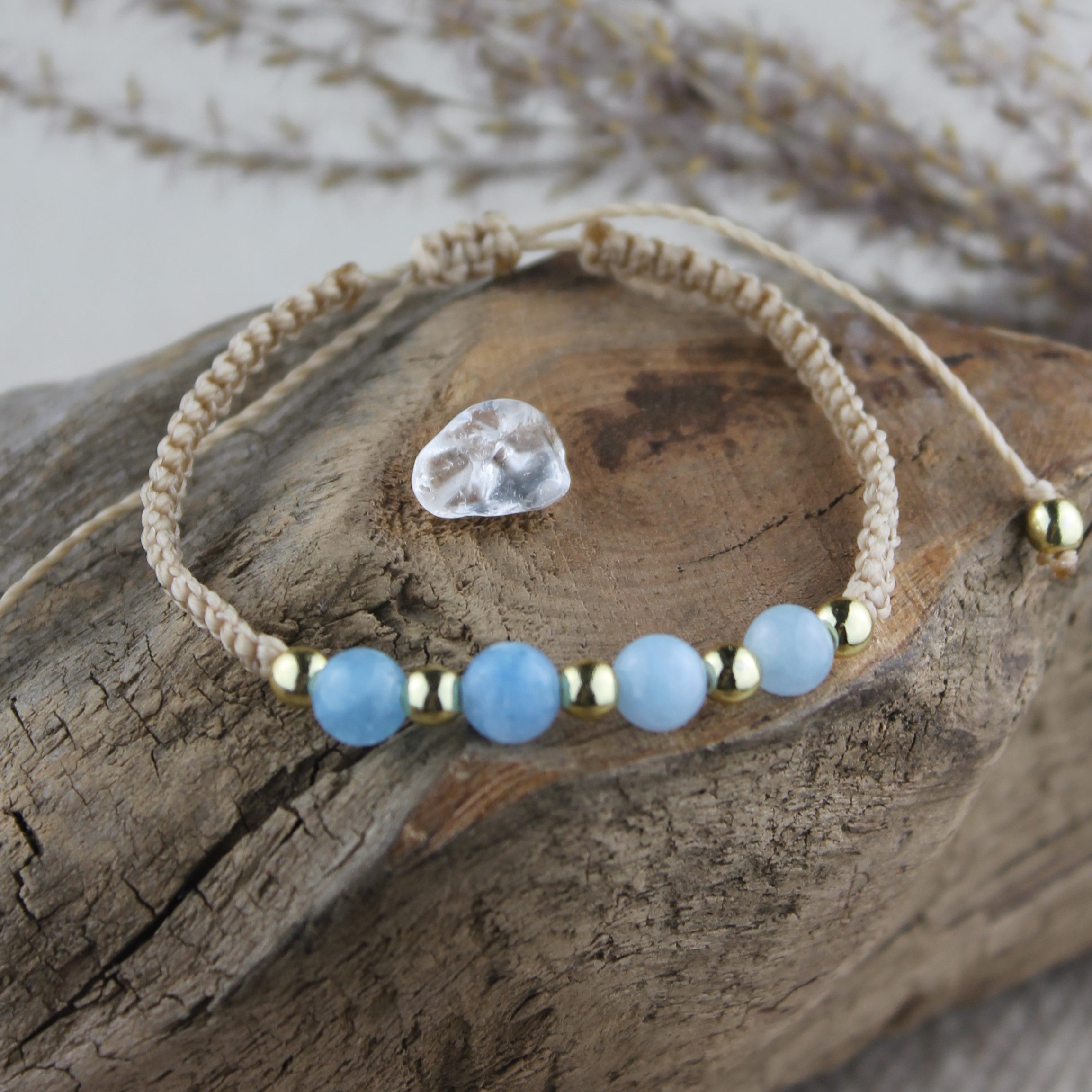 MEDEA Aquamarin Edelsteinarmband Makramee personalisiert gold- oder silberfarben