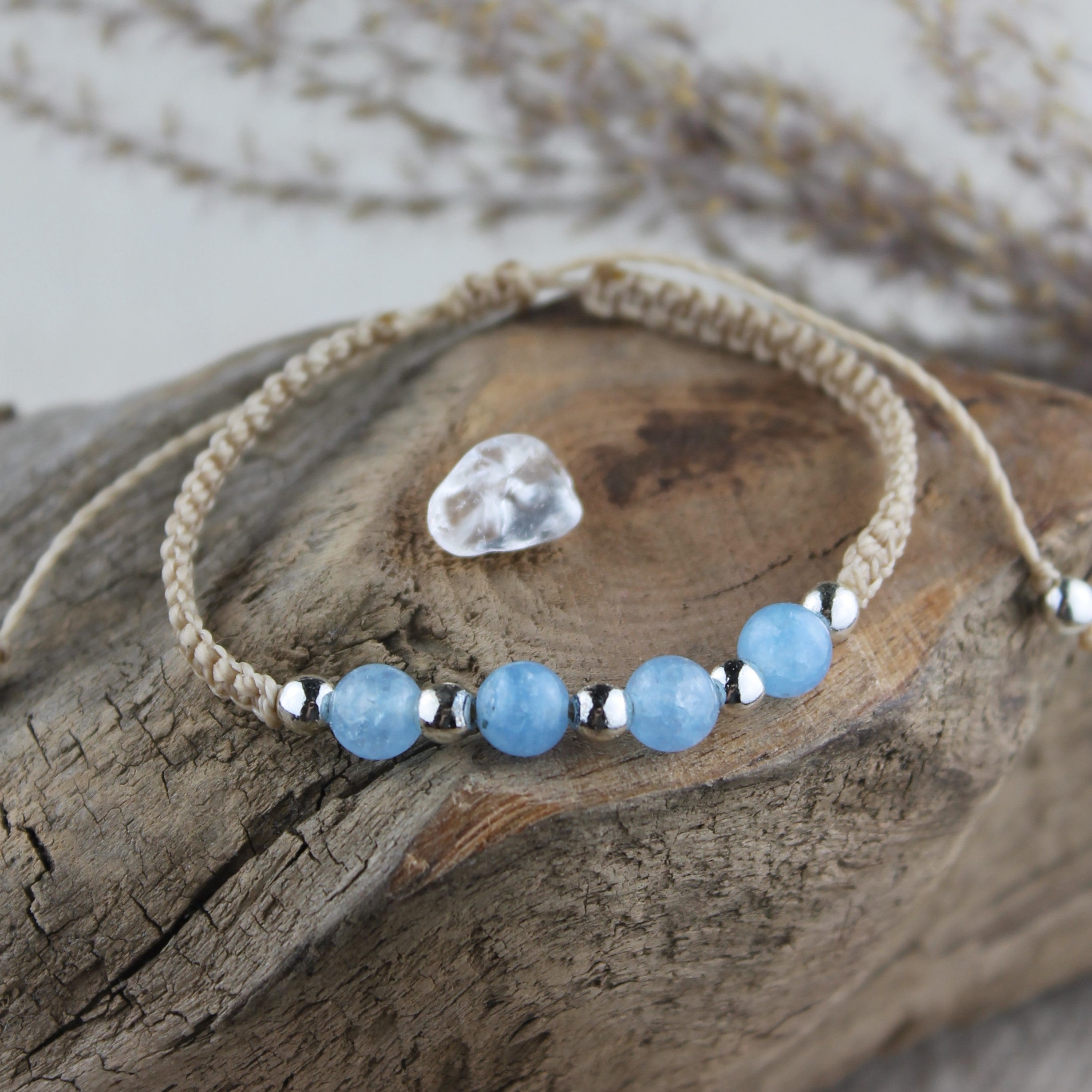 MEDEA Aquamarin Edelsteinarmband Makramee personalisiert gold- oder silberfarben