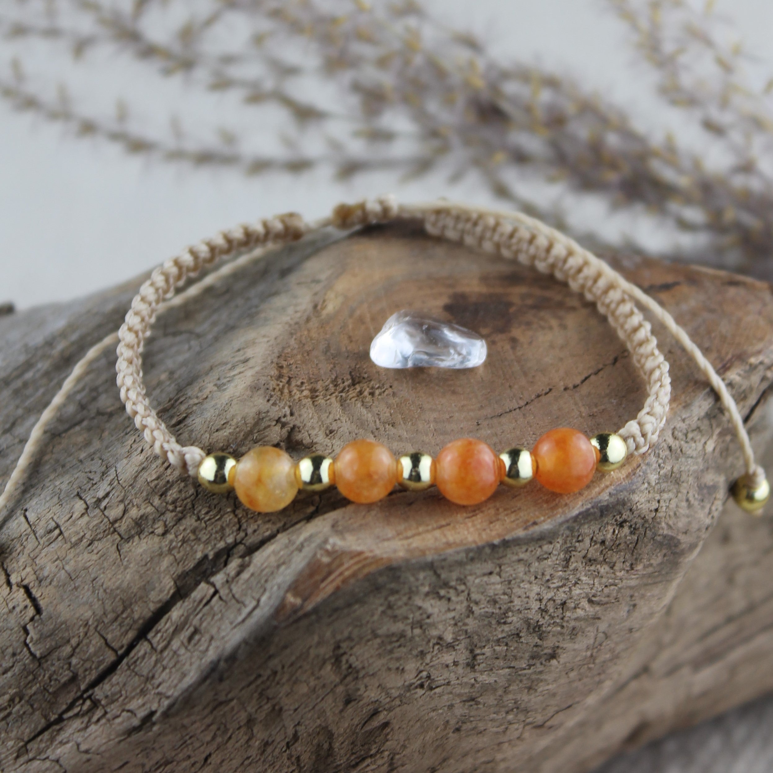 MEDEA Carneol Edelsteinarmband Makramee personalisiert gold- oder silberfarben