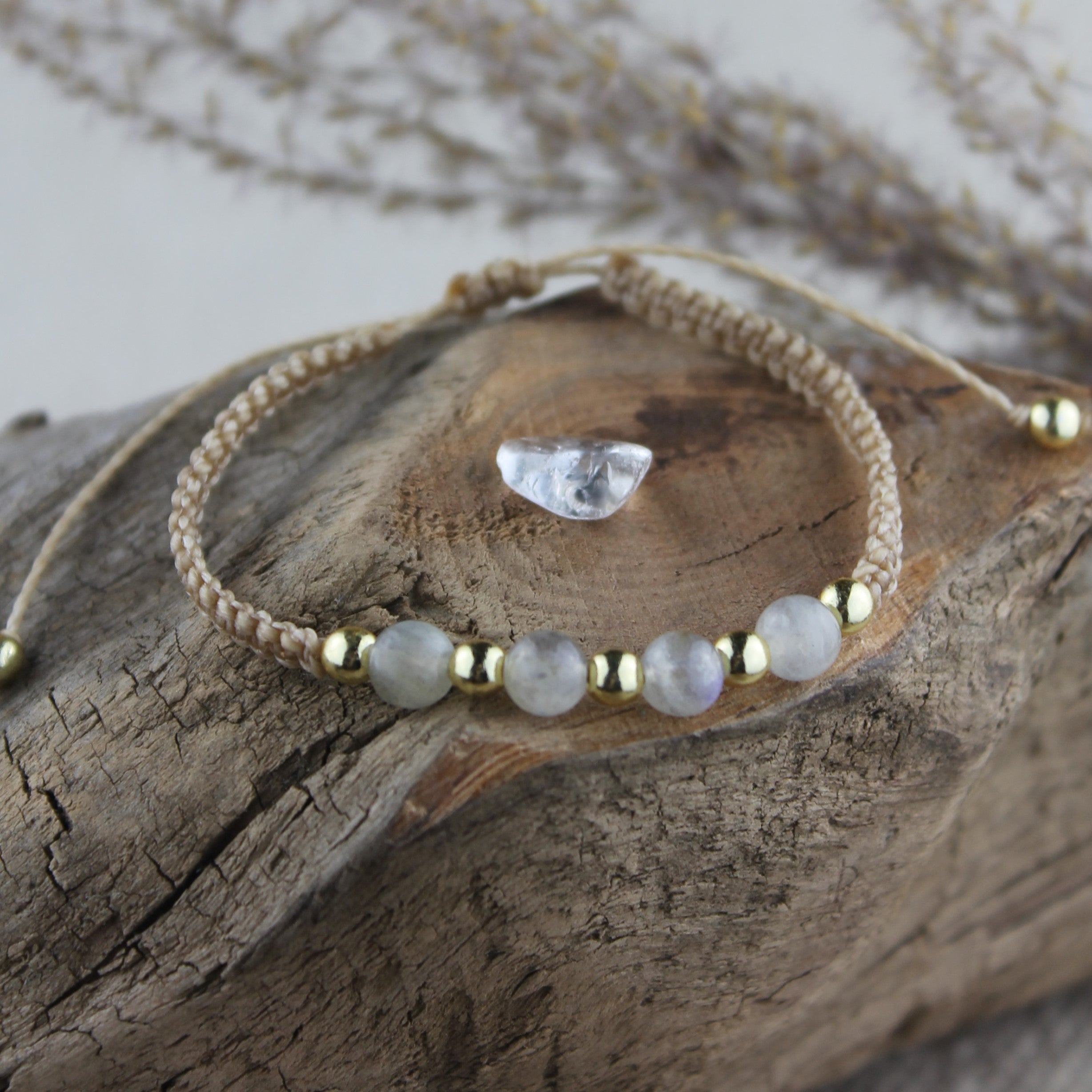 MEDEA Labradorit Edelsteinarmband Makramee personalisiert gold- oder silberfarben