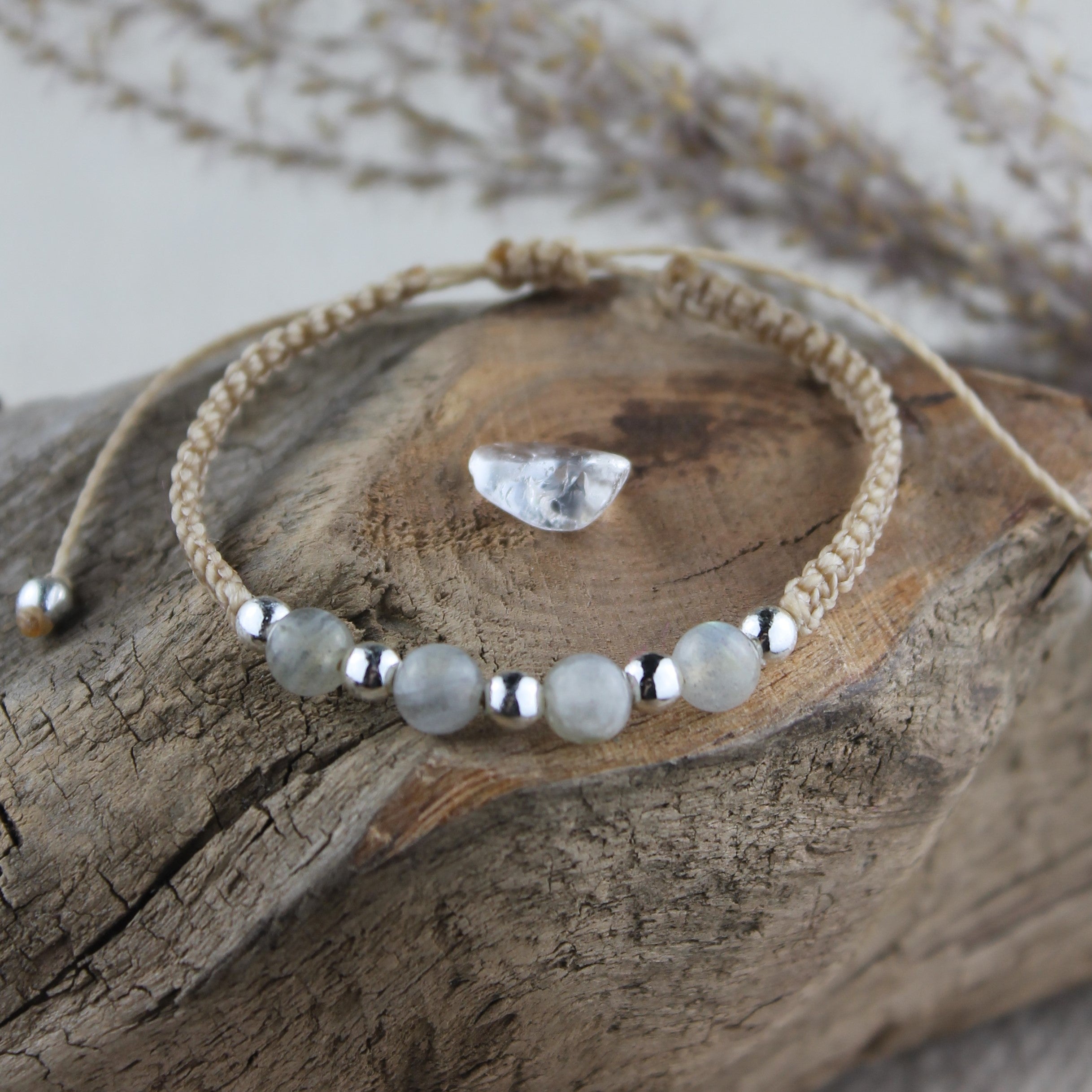MEDEA Labradorit Edelsteinarmband Makramee personalisiert gold- oder silberfarben