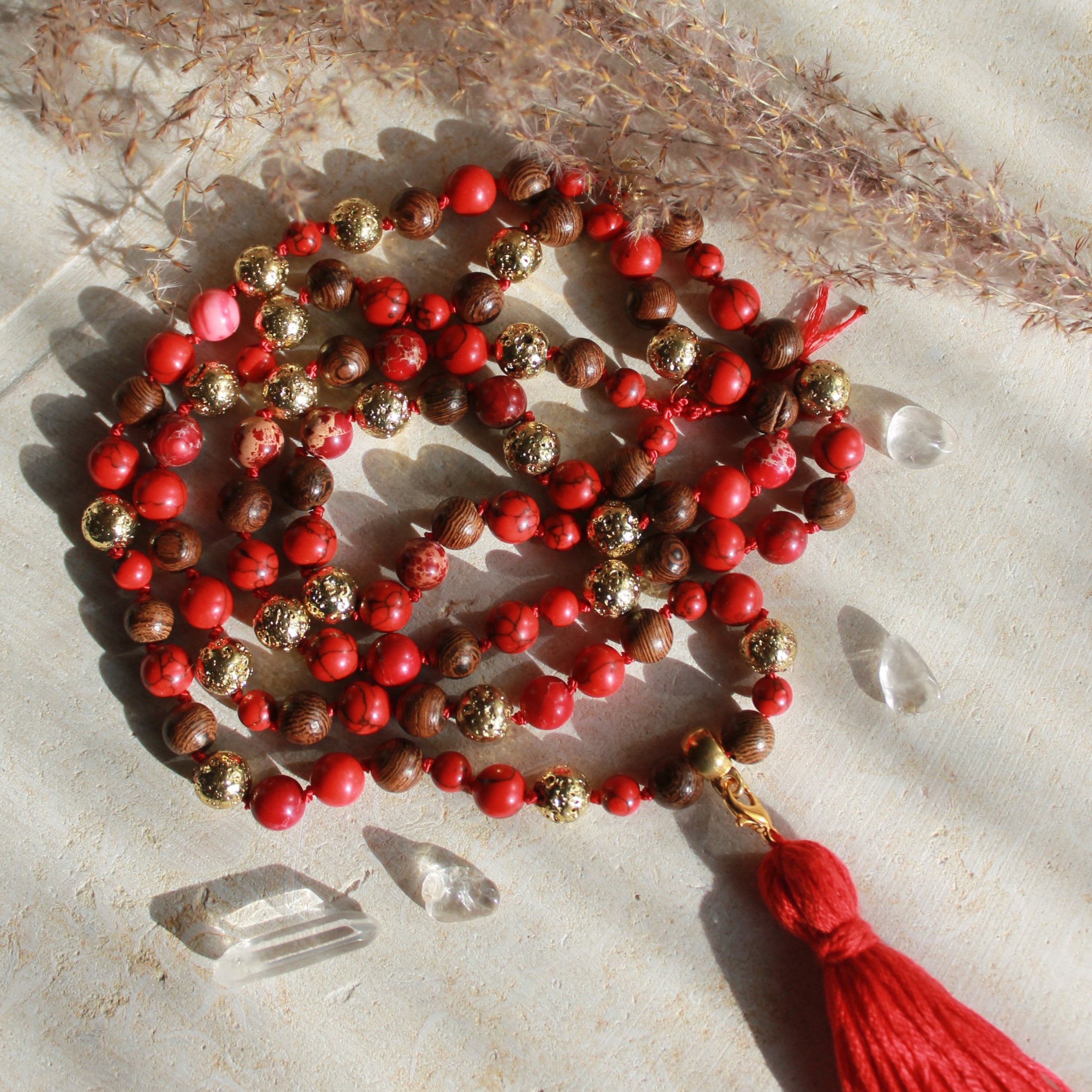 Roter Türkis mit Lavastein Mala mit Buddha goldfarben