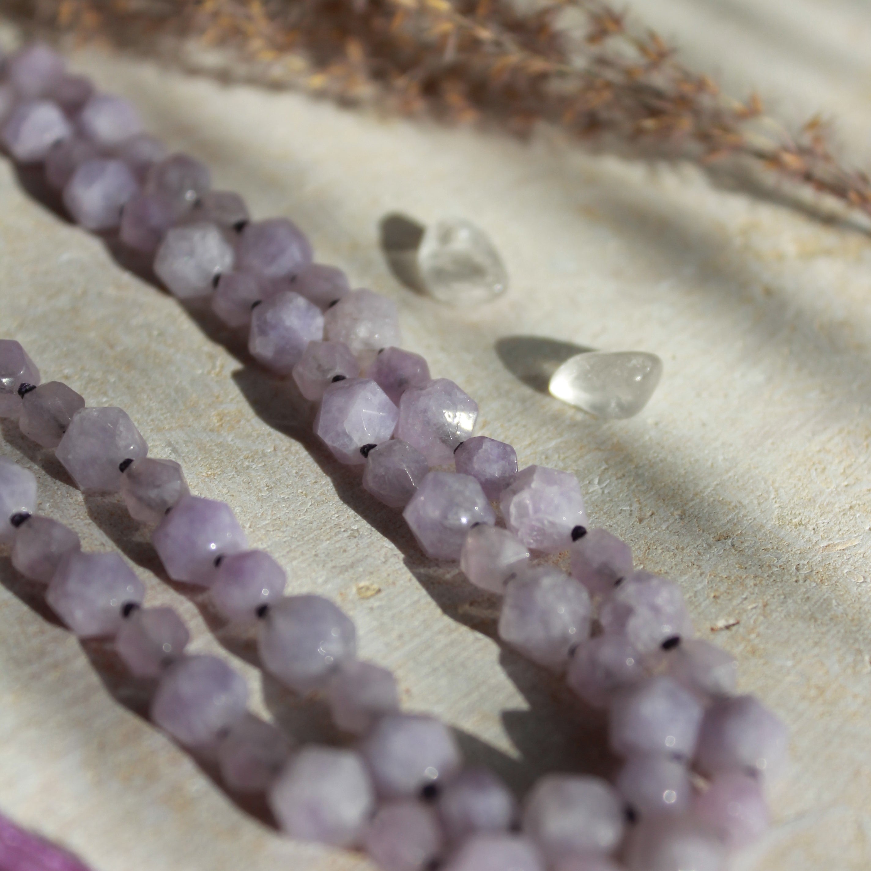 Amethyst Mala facettiert goldfarben
