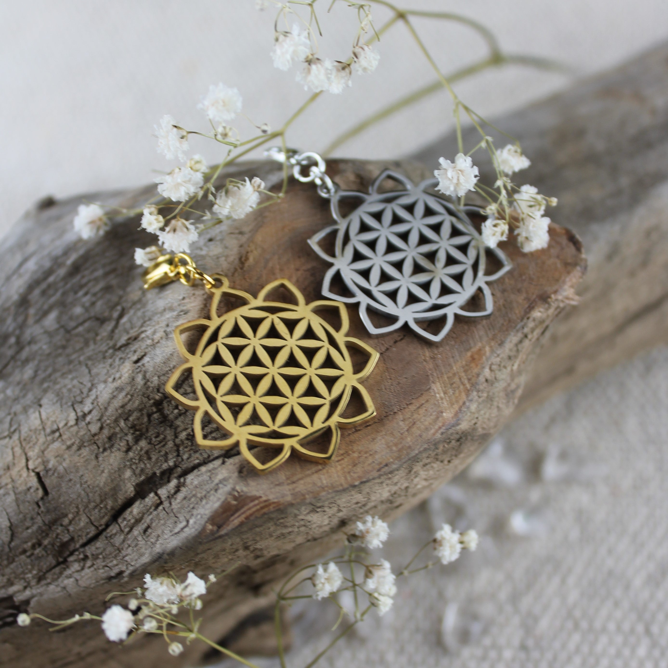 Blume des Lebens Blüte Charm Anhänger gold- oder silberfarben