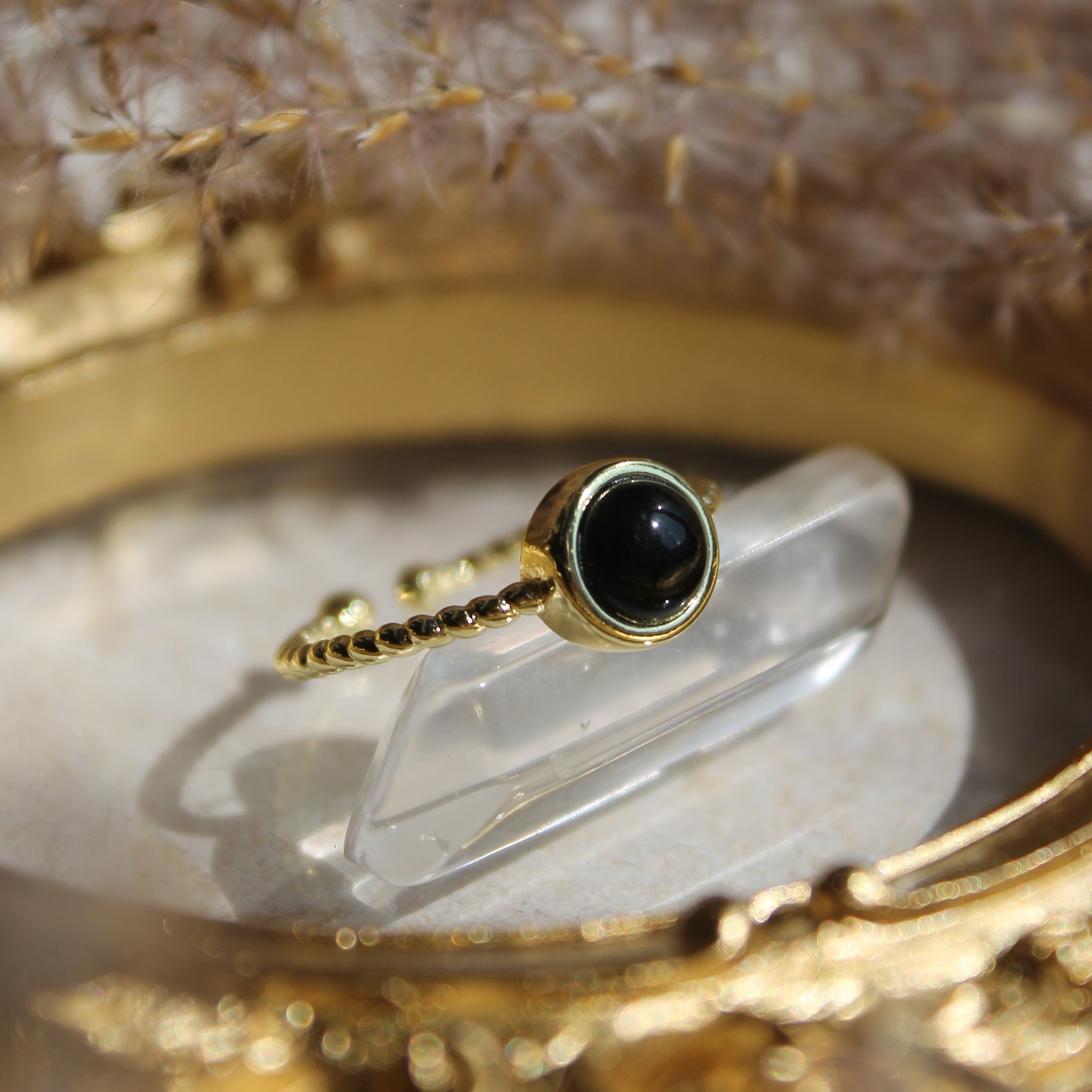 Onyx Edelsteinring YUNA größenverstellbar goldfarben